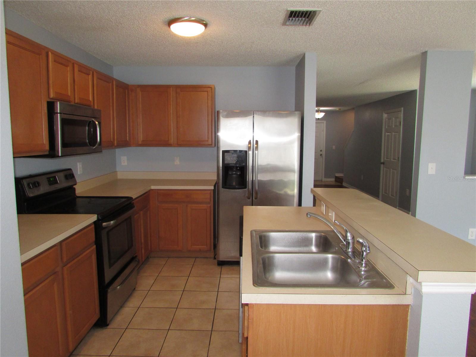 EDGEWATER PLACE - Residential Lease
