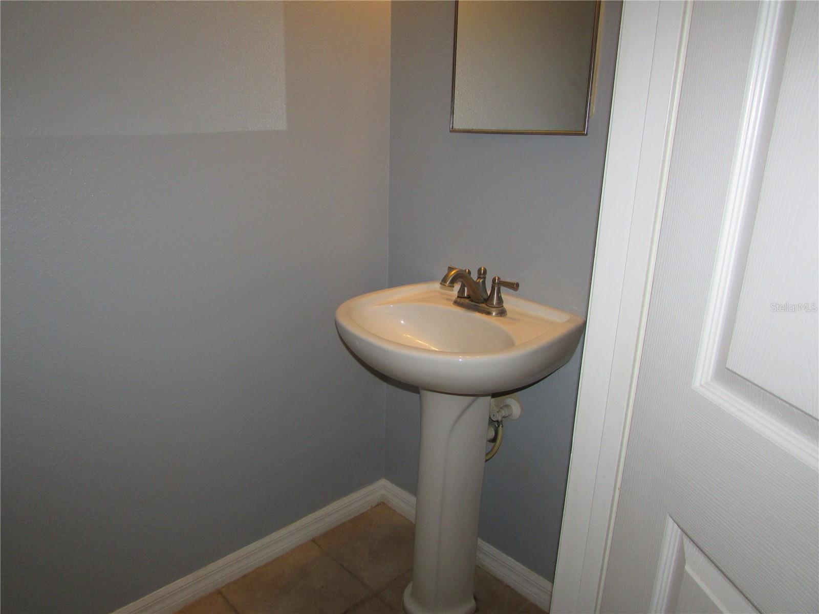 EDGEWATER PLACE - Residential Lease