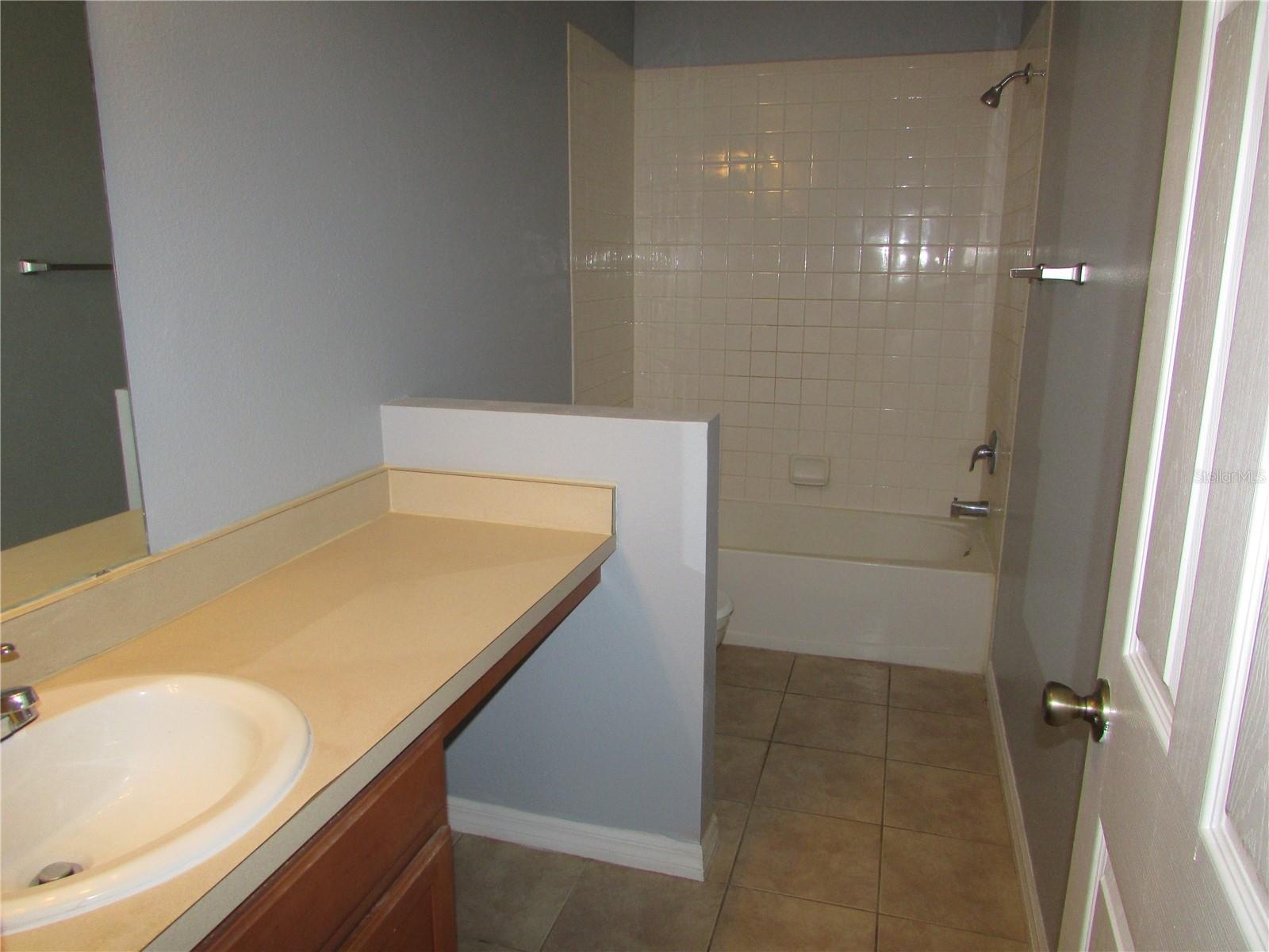 EDGEWATER PLACE - Residential Lease