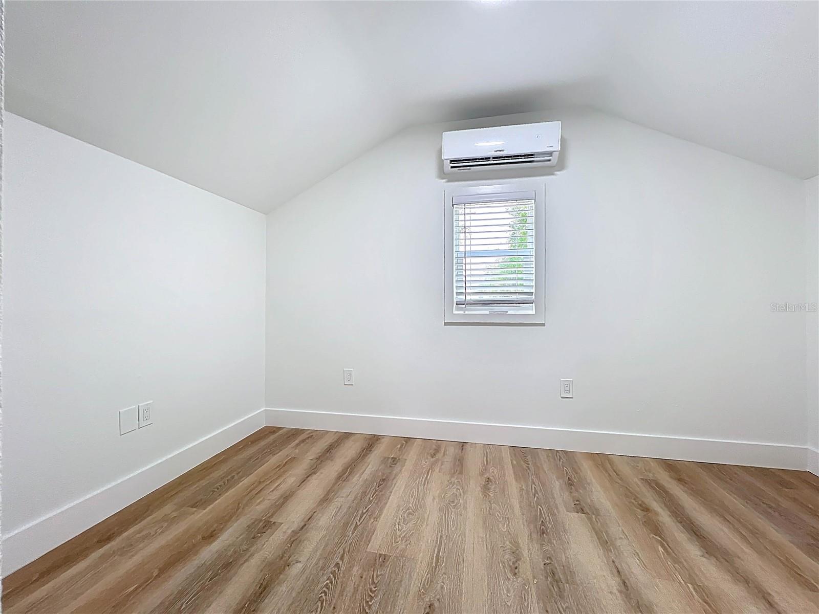 ROCKLEDGE HOMES - Residential