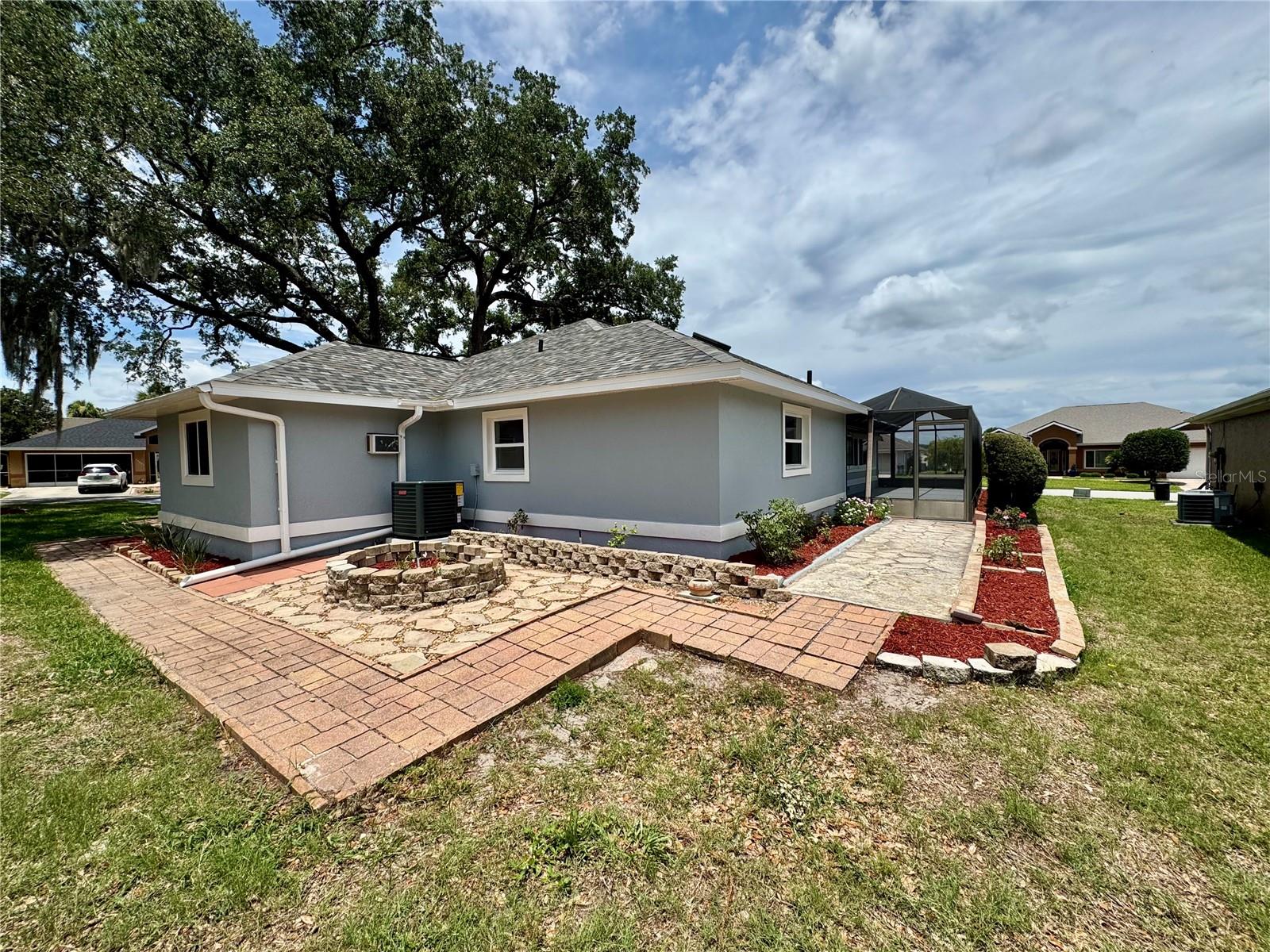 FAIRWAYS/STONECREST UN 01 - Residential