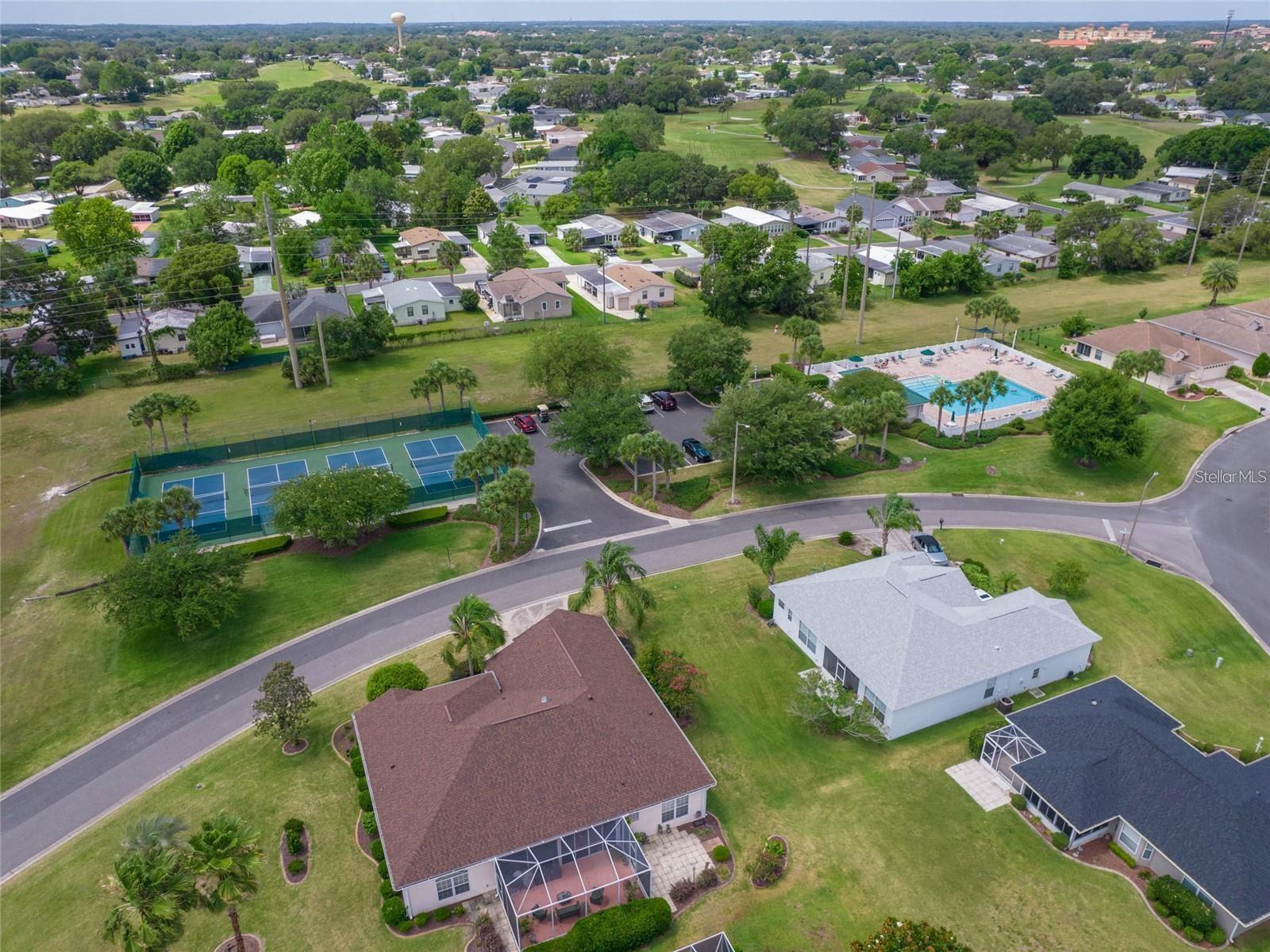 FAIRWAYS/STONECREST UN 01 - Residential