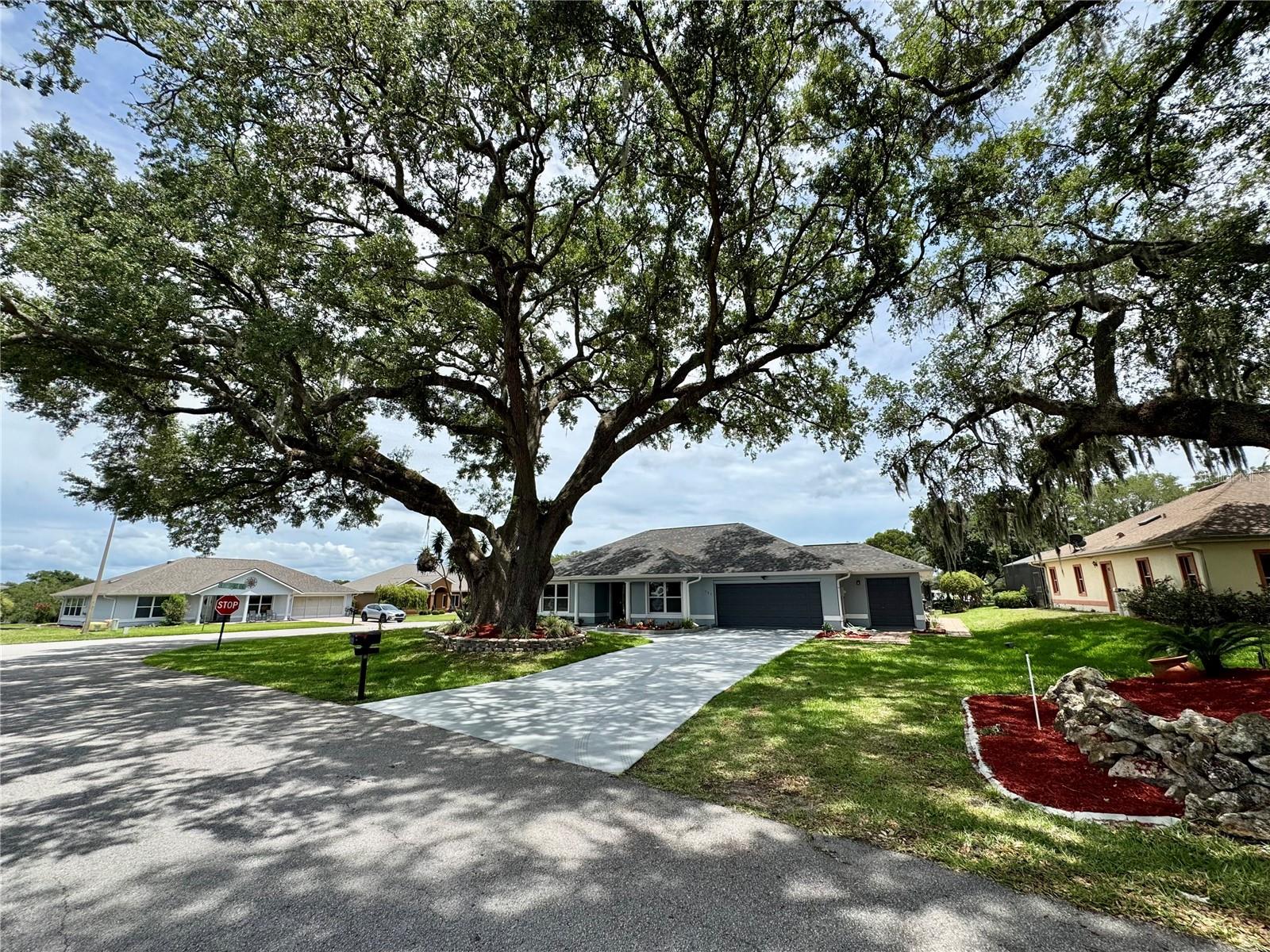 FAIRWAYS/STONECREST UN 01 - Residential