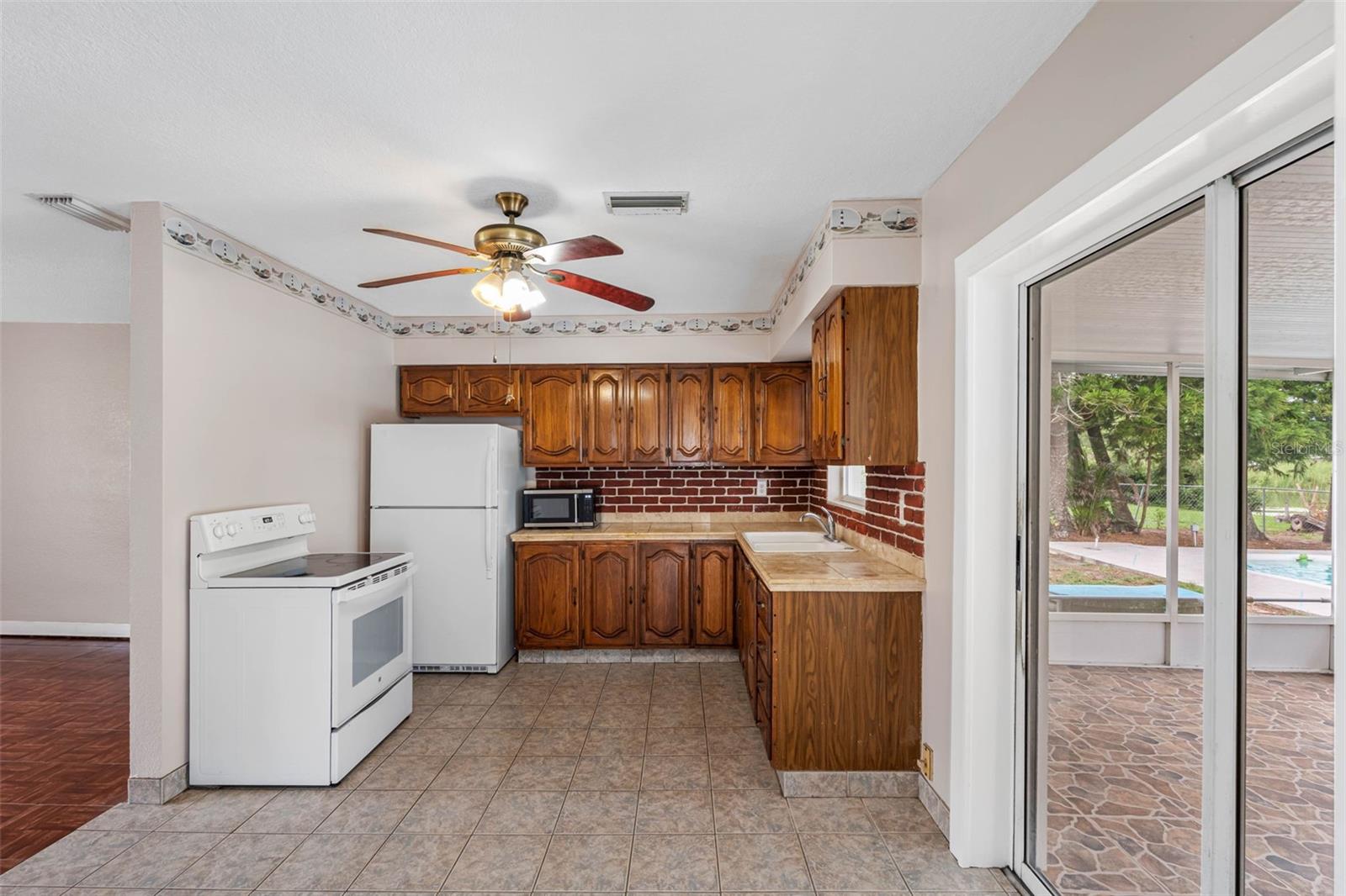 VIRGINIA GROVES ESTATES - Residential