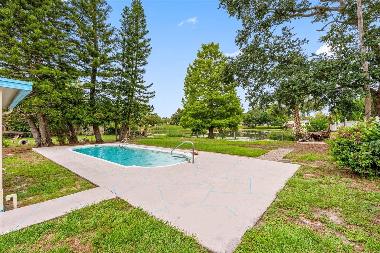 VIRGINIA GROVES ESTATES - Residential