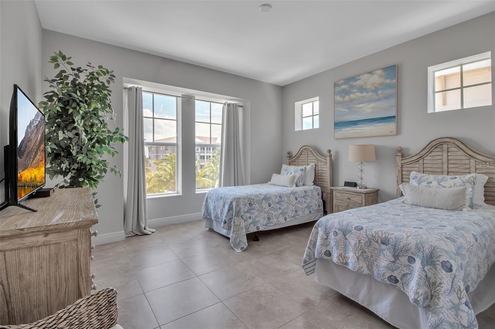 MARINA WALK ON HARBOUR ISLE - Residential