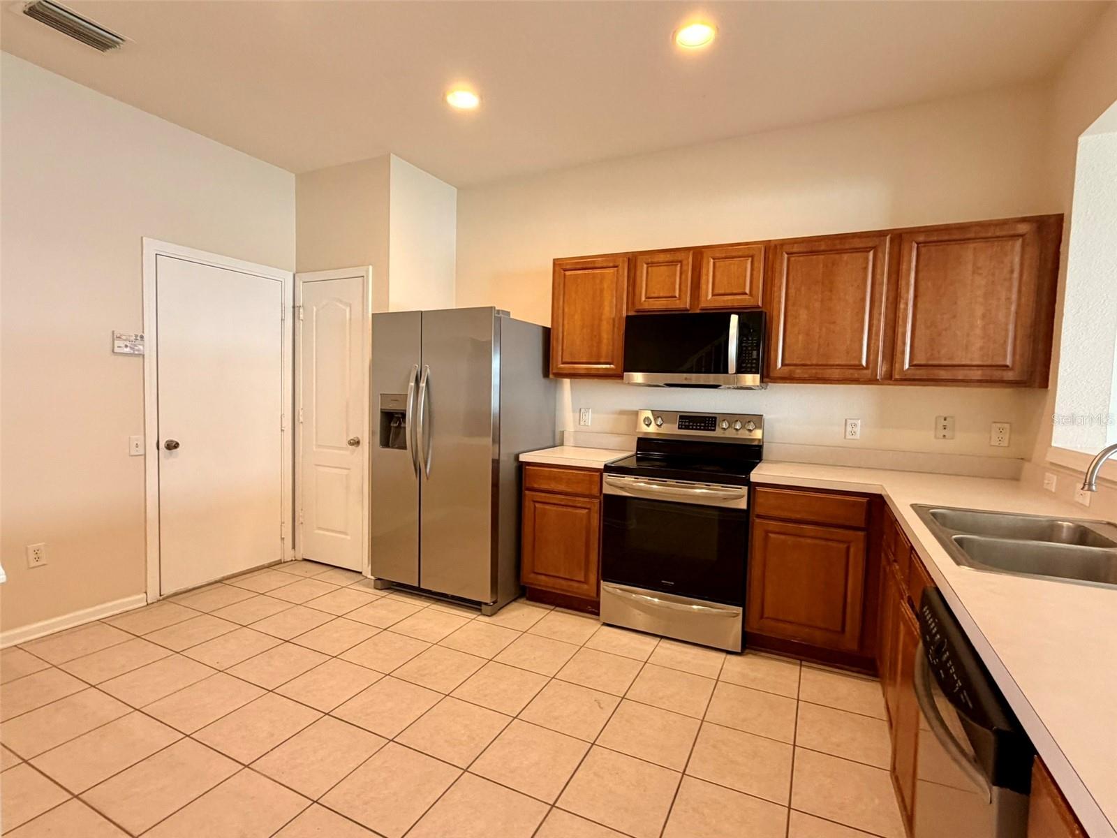 BAY AT CYPRESS CREEK - Residential