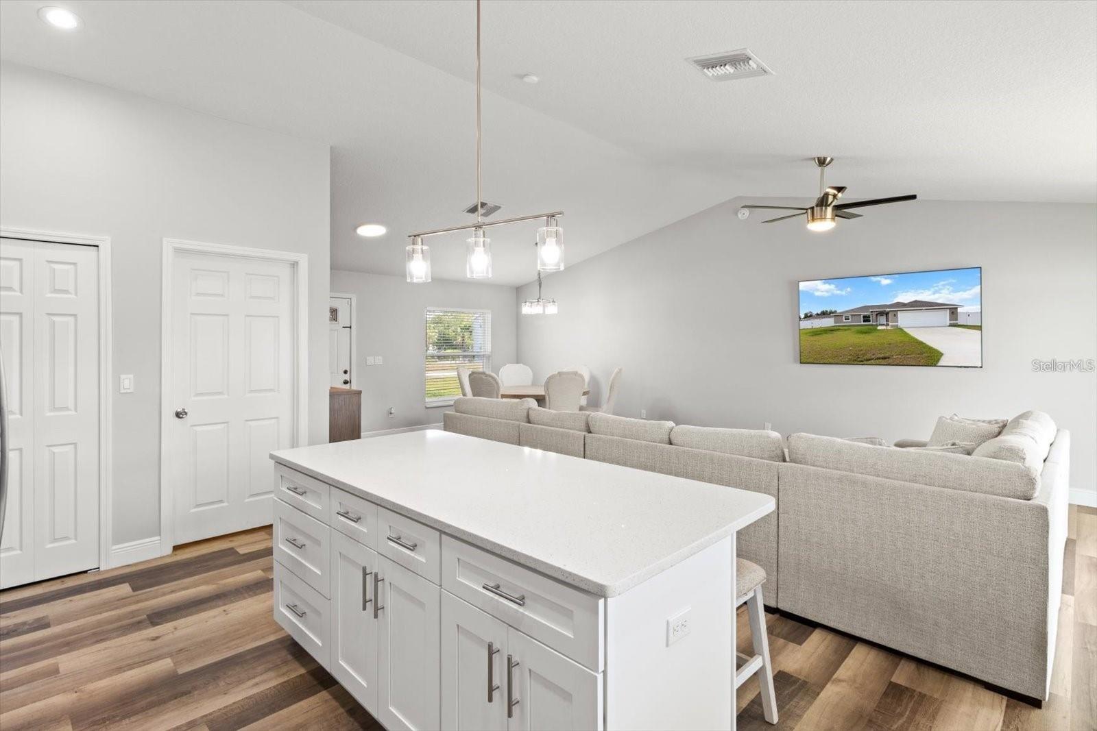 SILVER SPRINGS SHORES - Residential