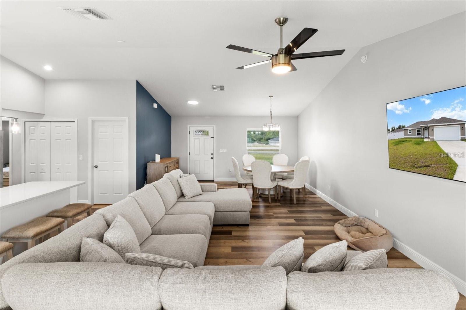 SILVER SPRINGS SHORES - Residential