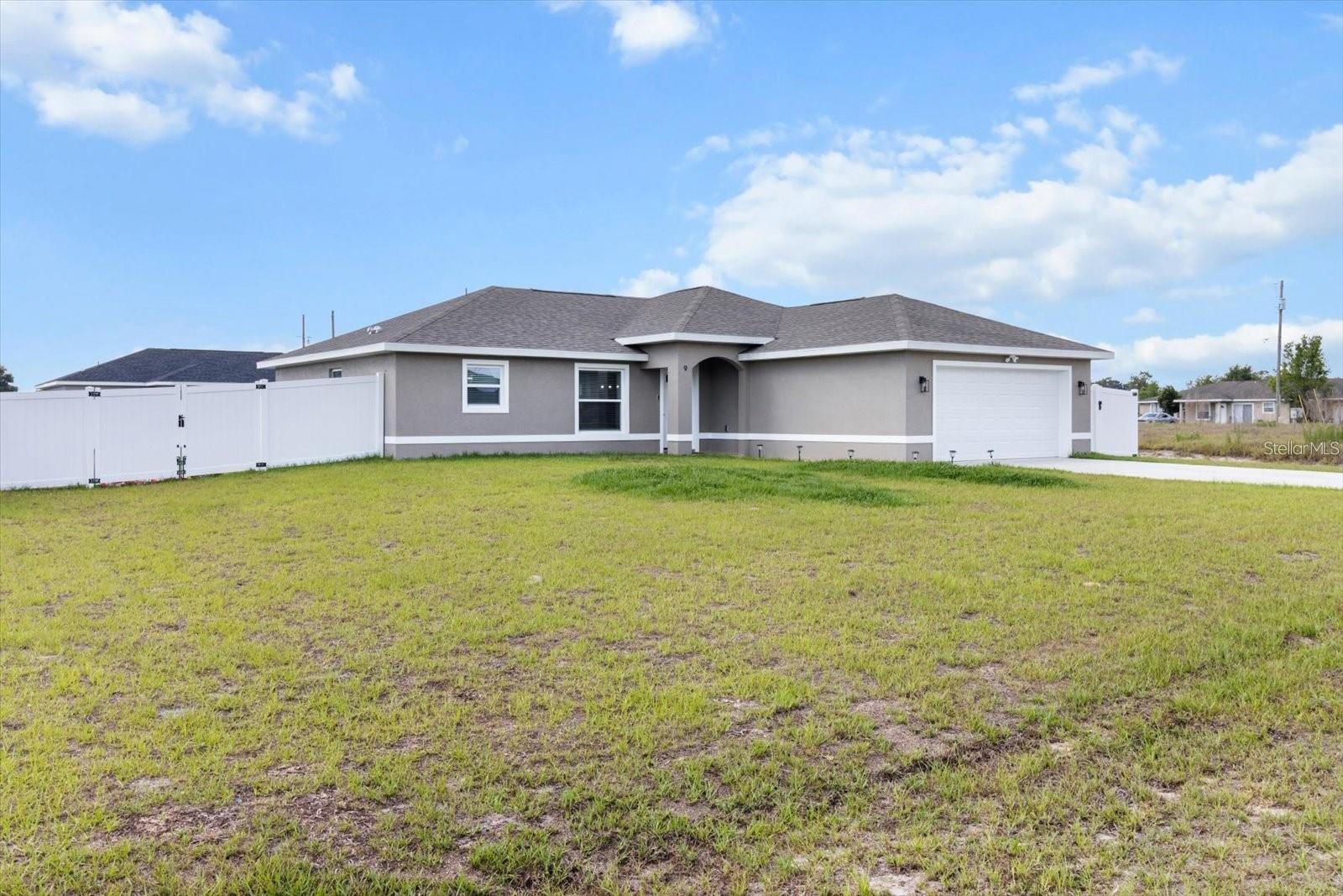 SILVER SPRINGS SHORES - Residential