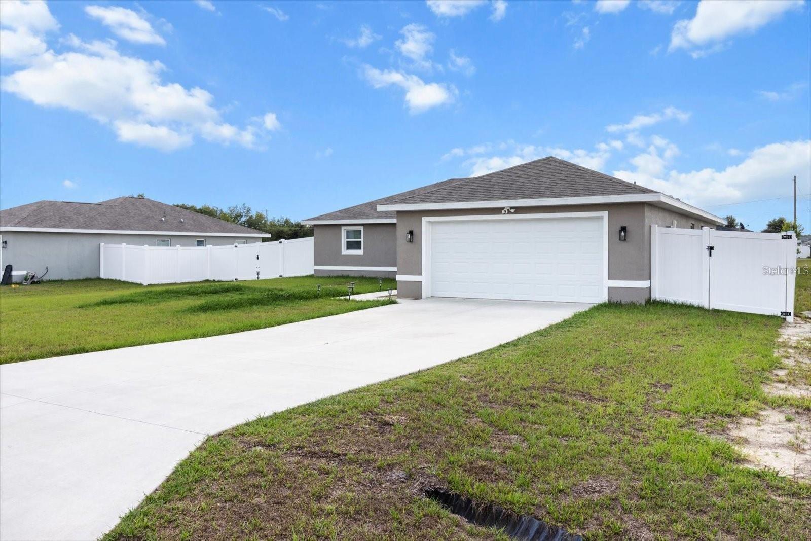 SILVER SPRINGS SHORES - Residential