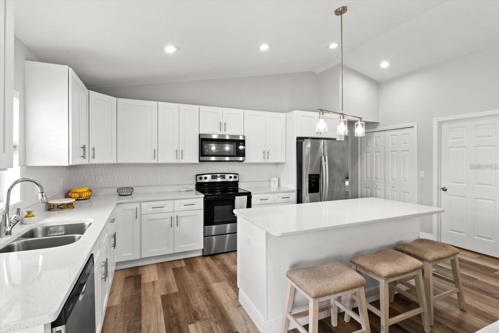 SILVER SPRINGS SHORES - Residential