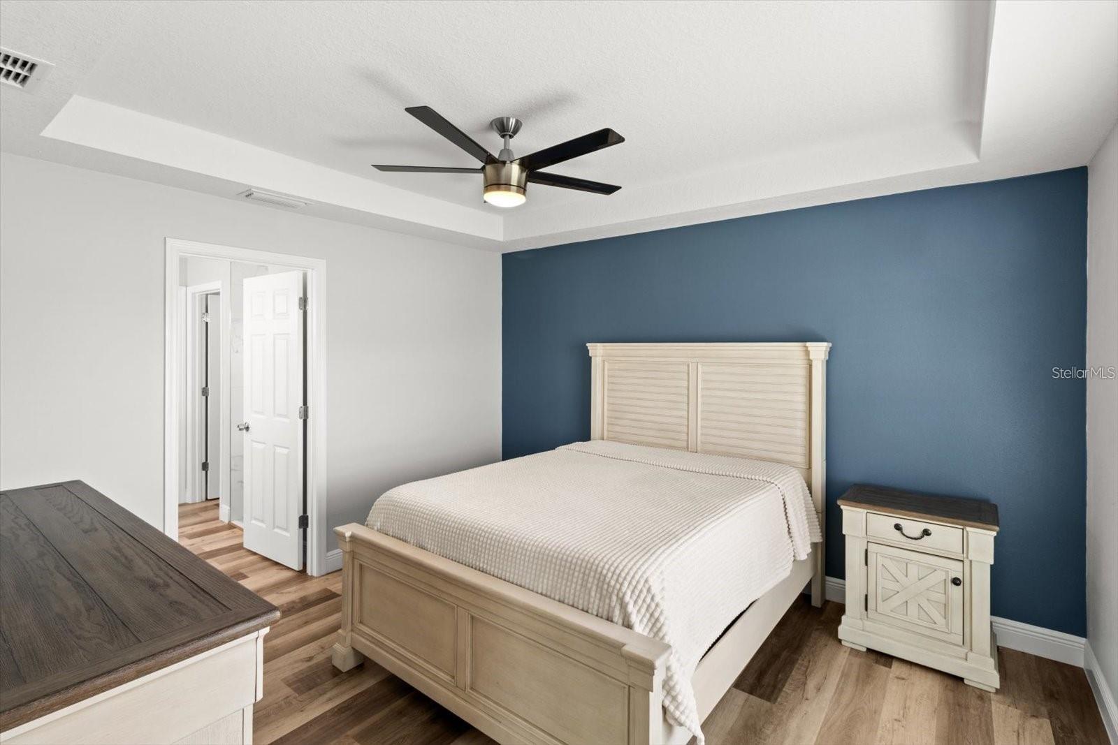 SILVER SPRINGS SHORES - Residential