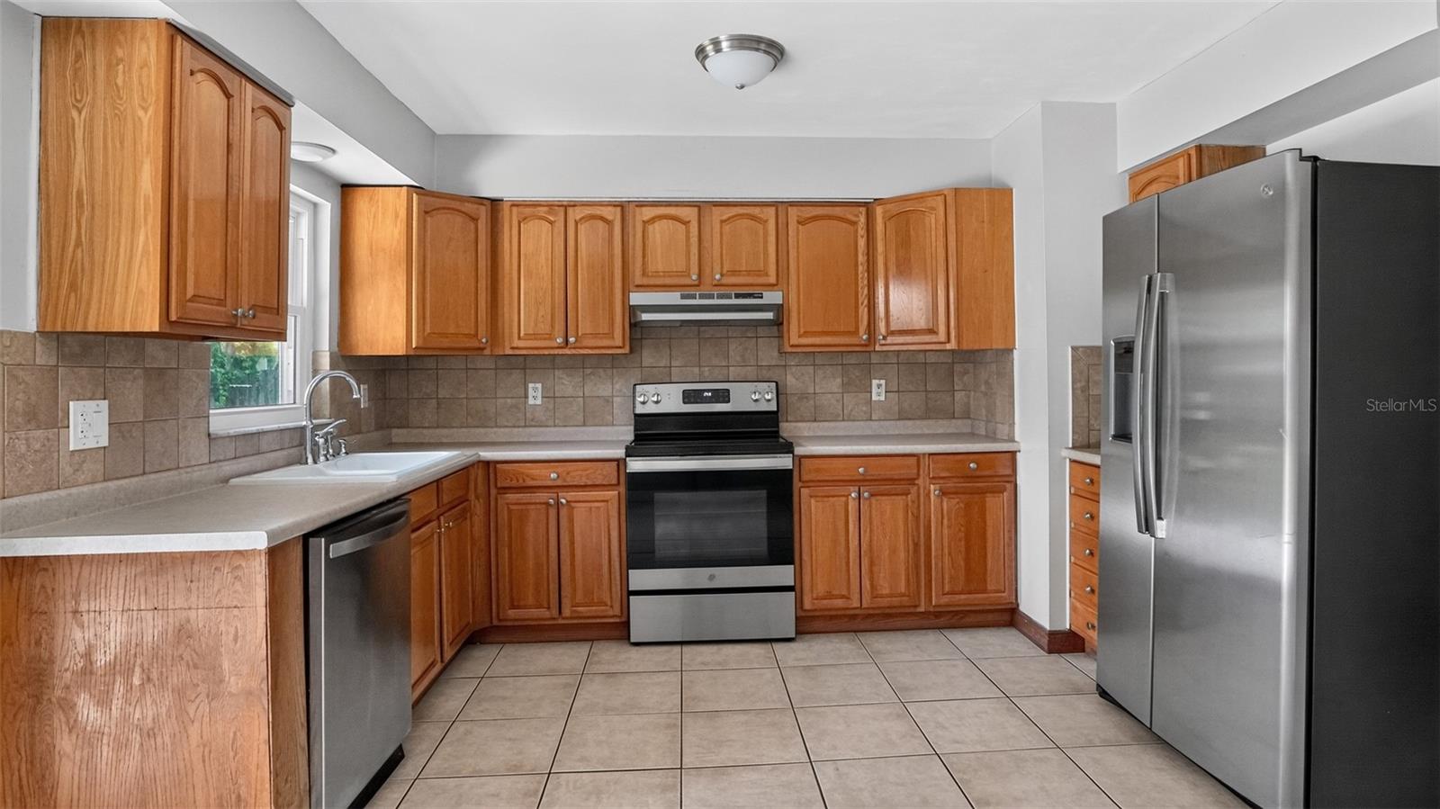 SUNVIEW MANOR - Residential