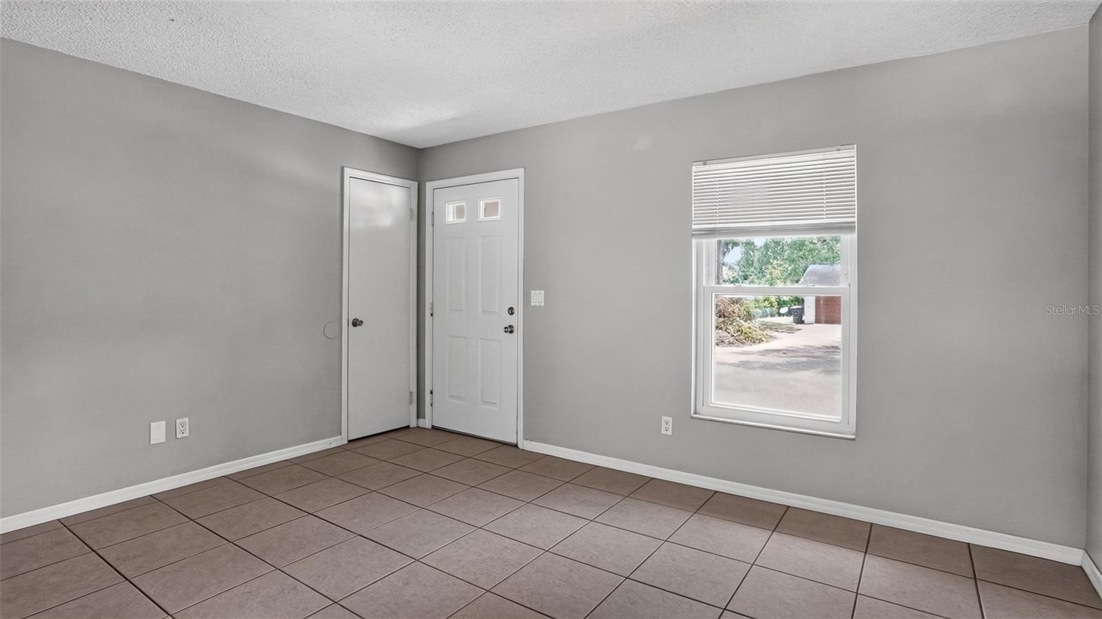 SUNVIEW MANOR - Residential