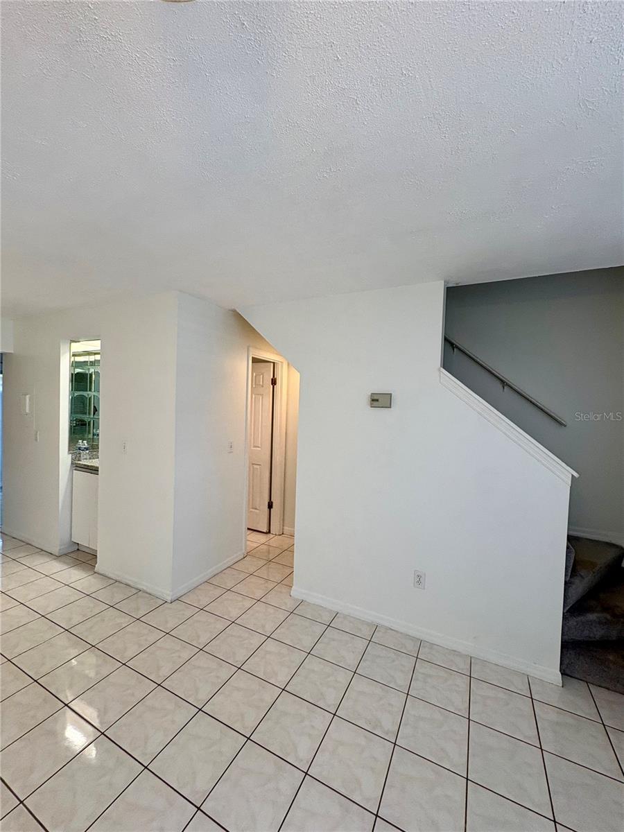 HIDDEN OAKS CONDO PH 7 - Residential