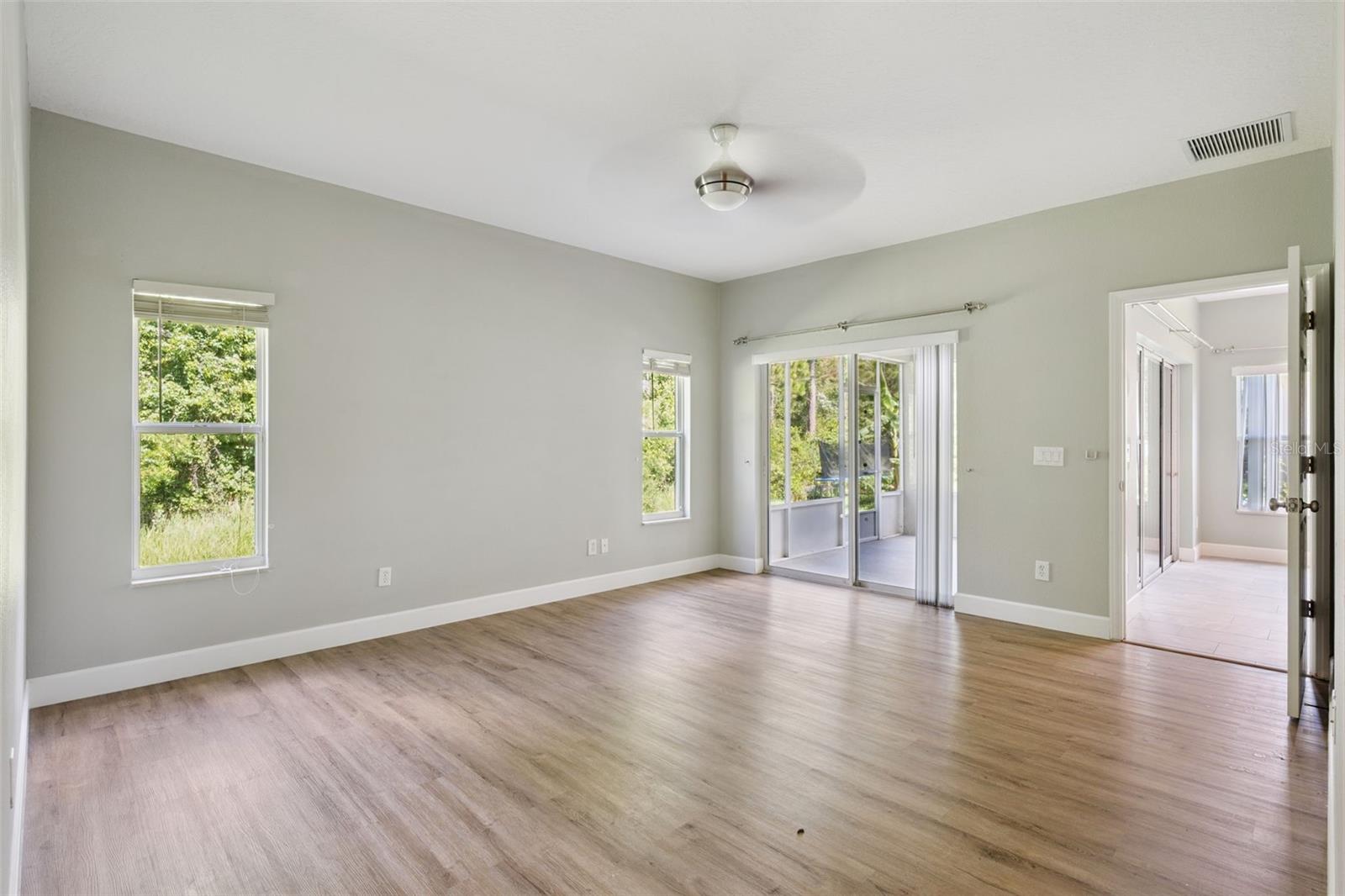 WOODLAND LAKES - Residential