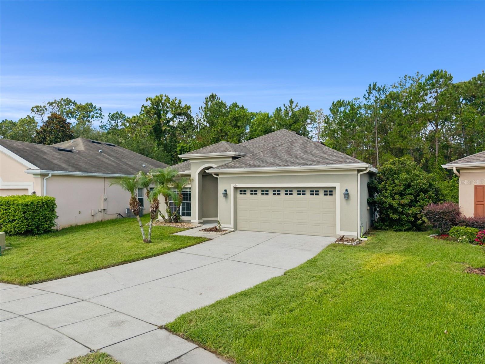 WOODLAND LAKES - Residential