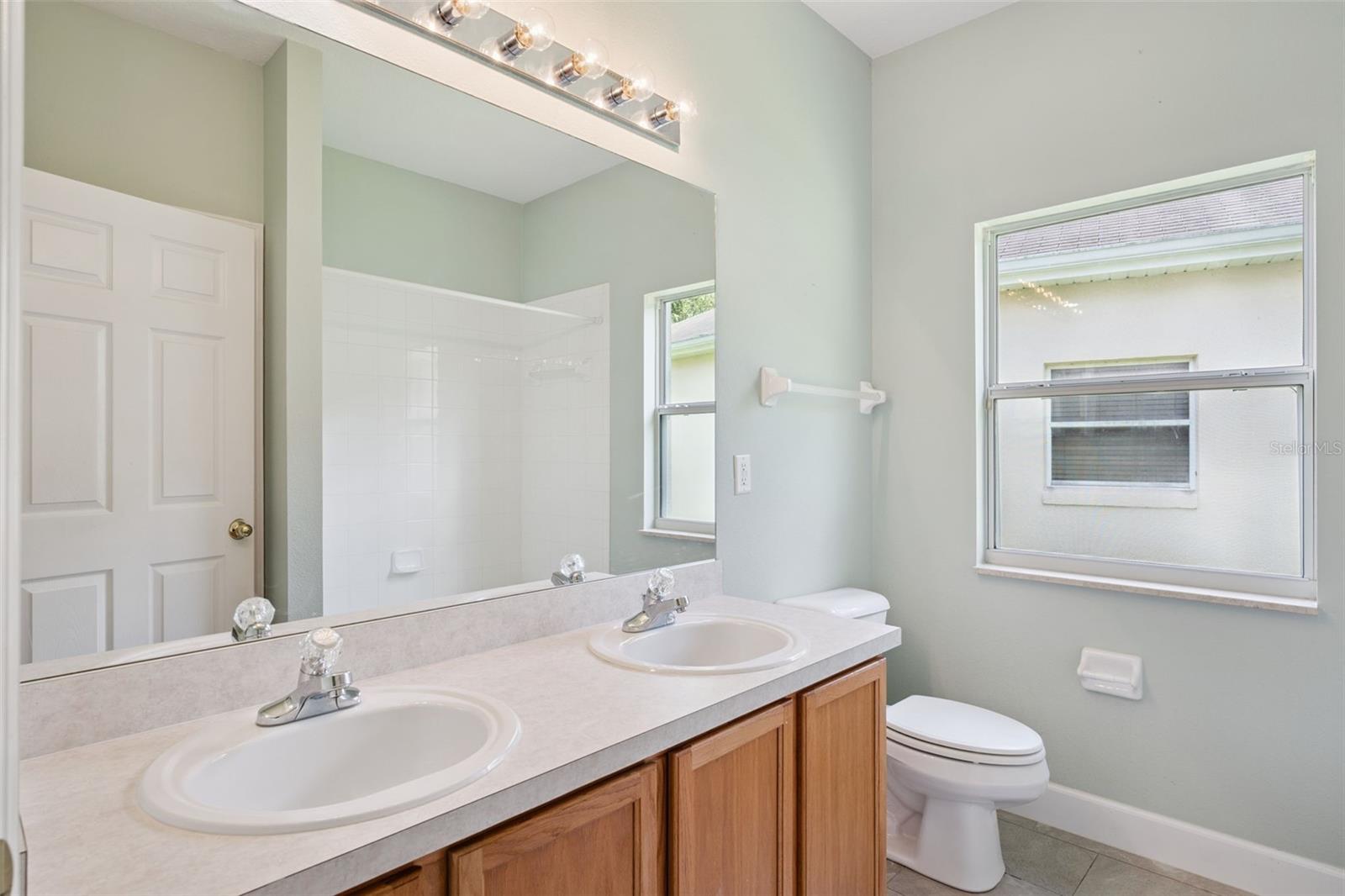 WOODLAND LAKES - Residential