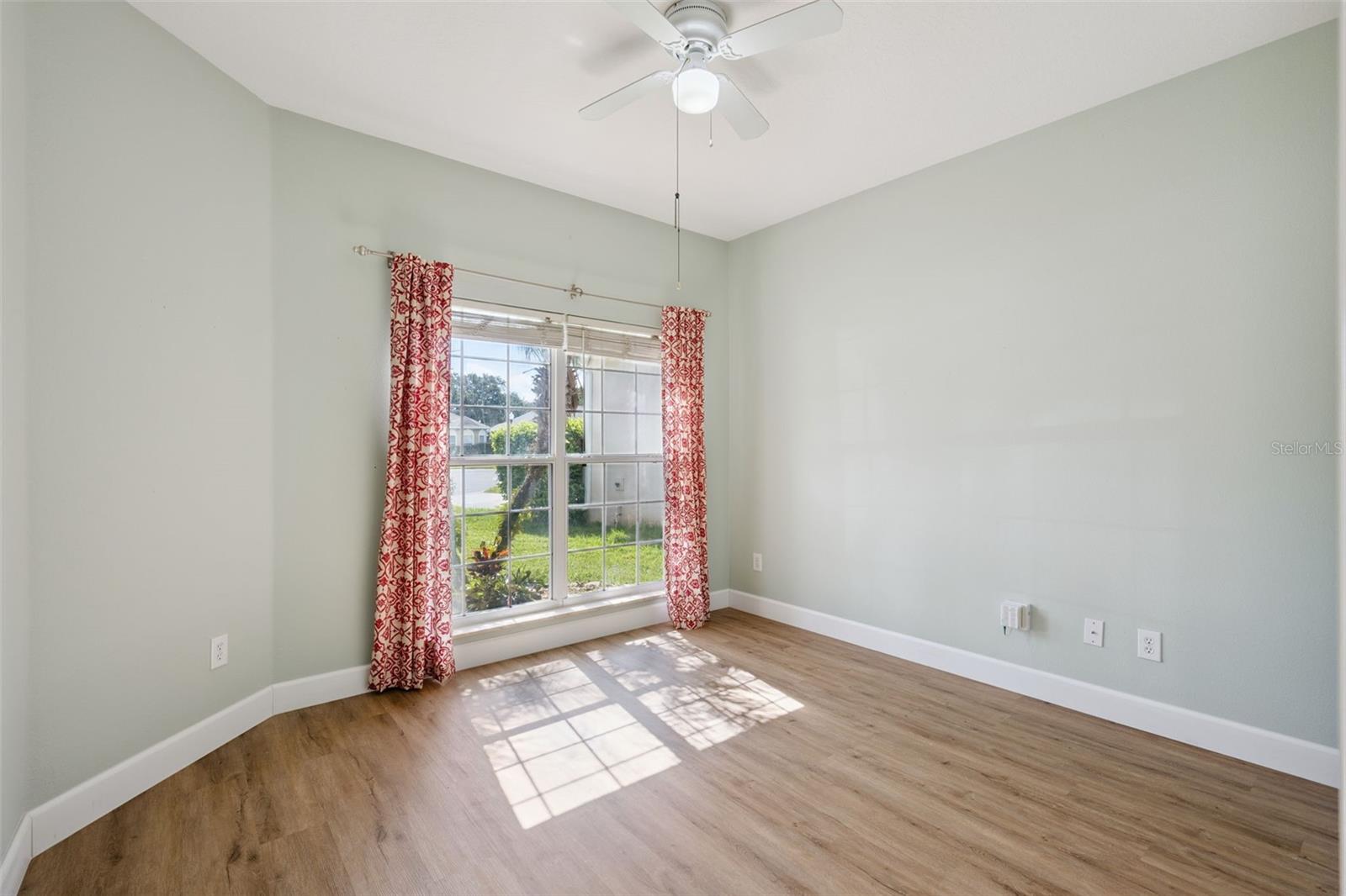 WOODLAND LAKES - Residential