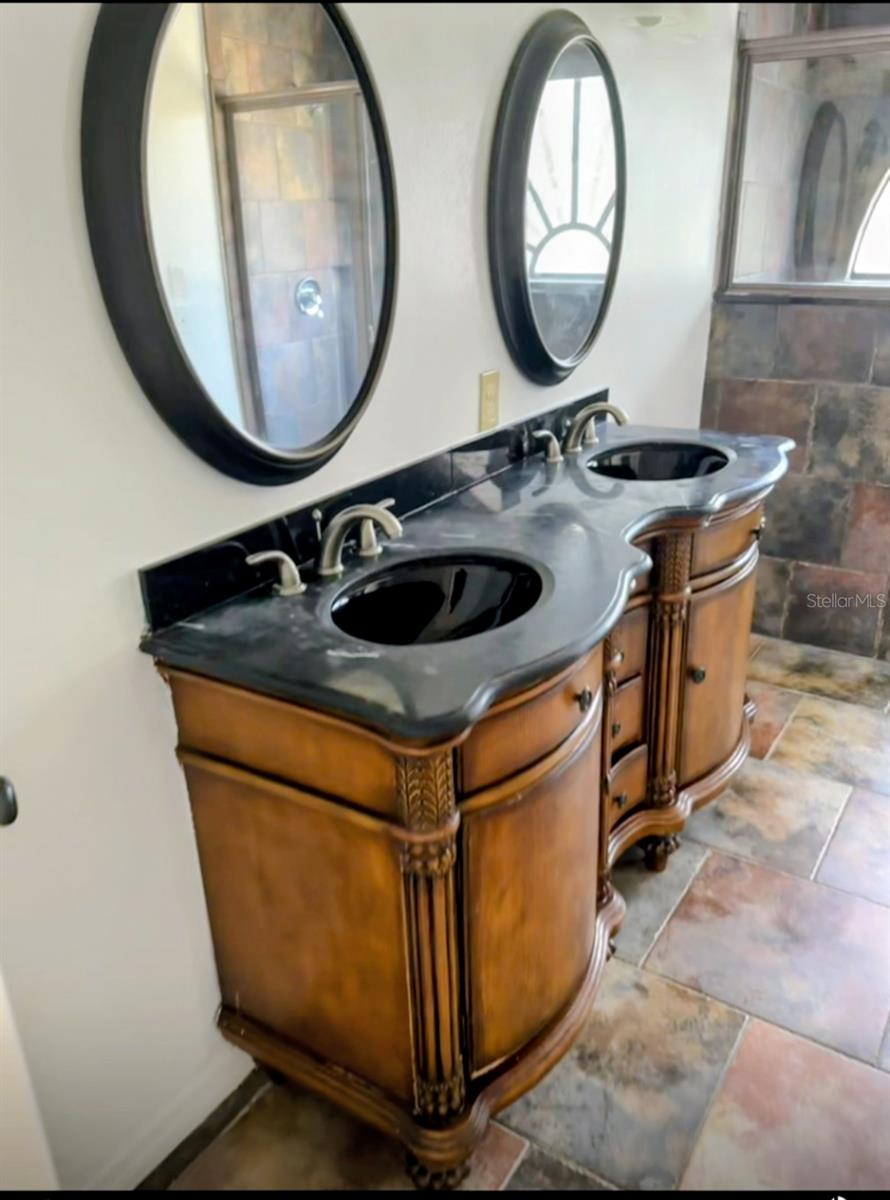DUNWOODY PLACE CONDO - Residential