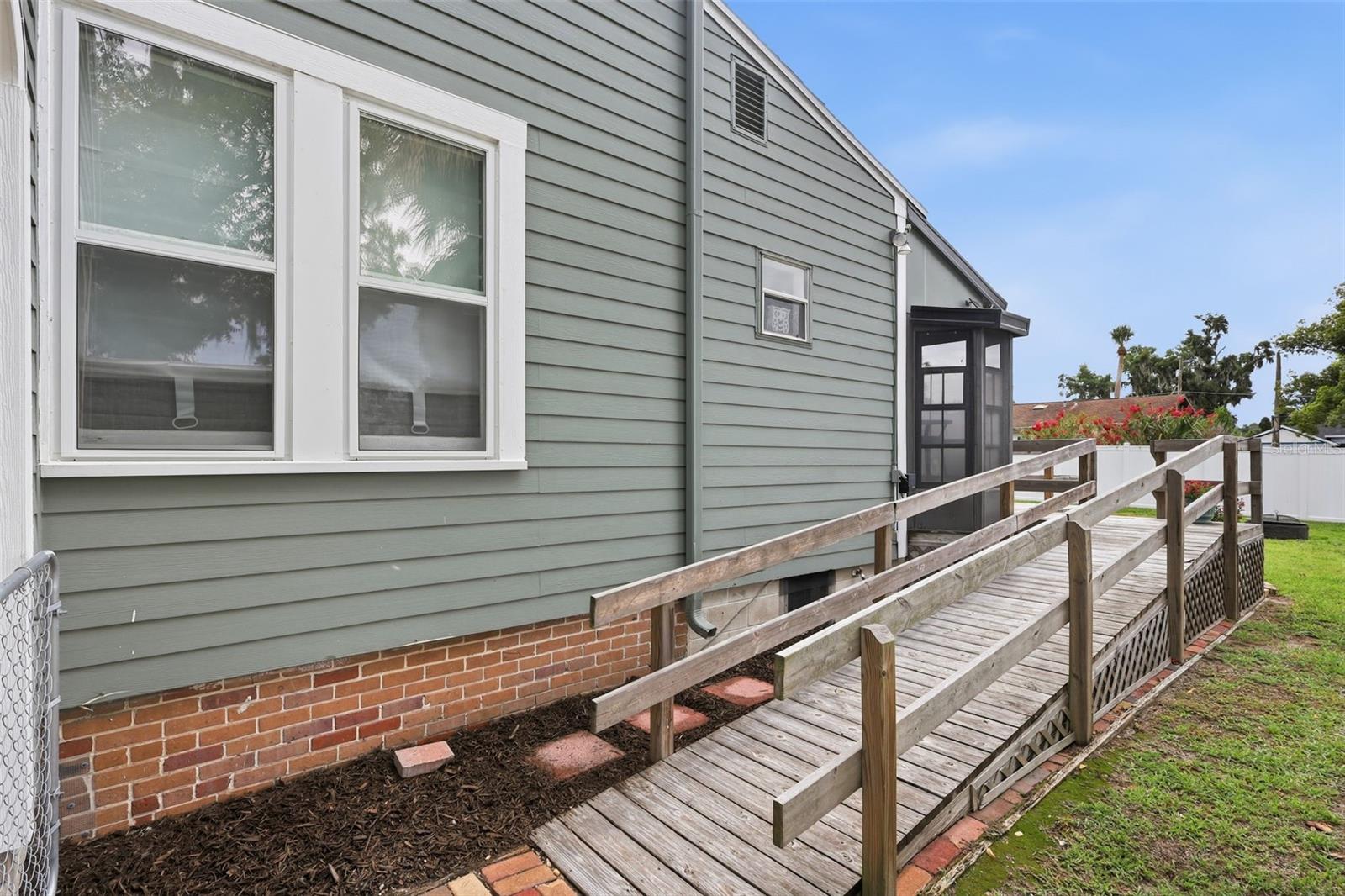 UMATILLA ANNA D GUERRANT SUB - Residential