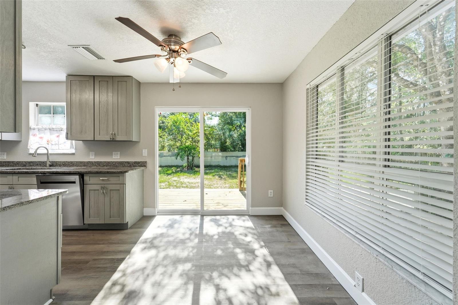 WEST OAKS - Residential