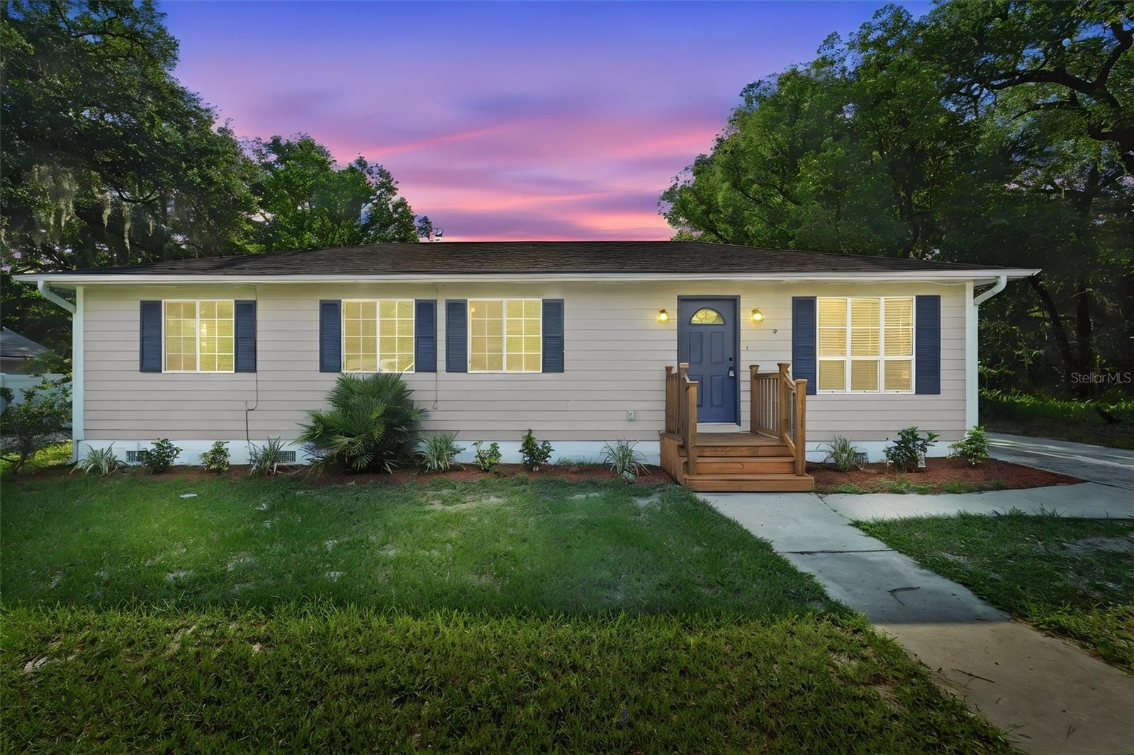 WEST OAKS - Residential
