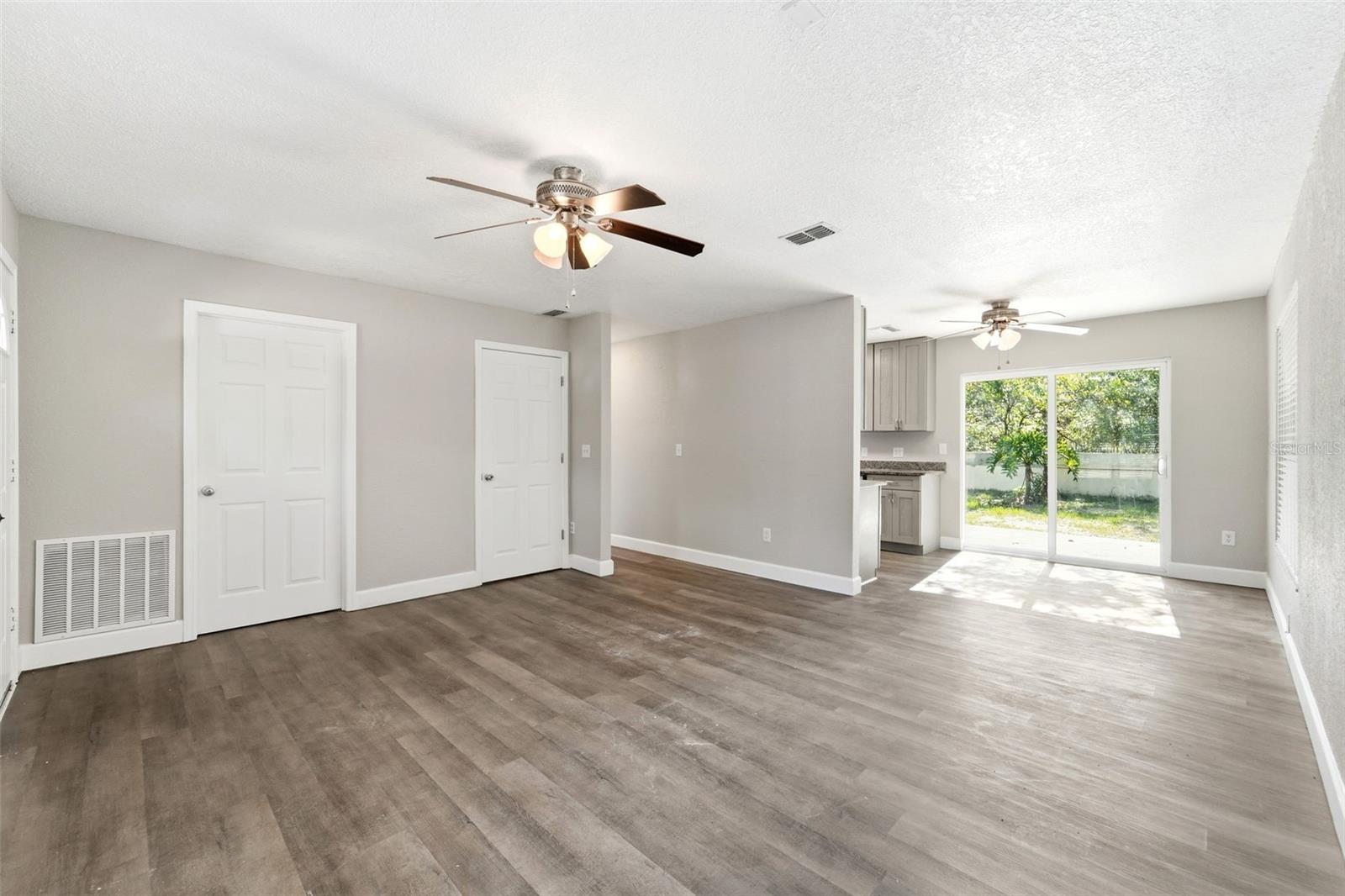 WEST OAKS - Residential