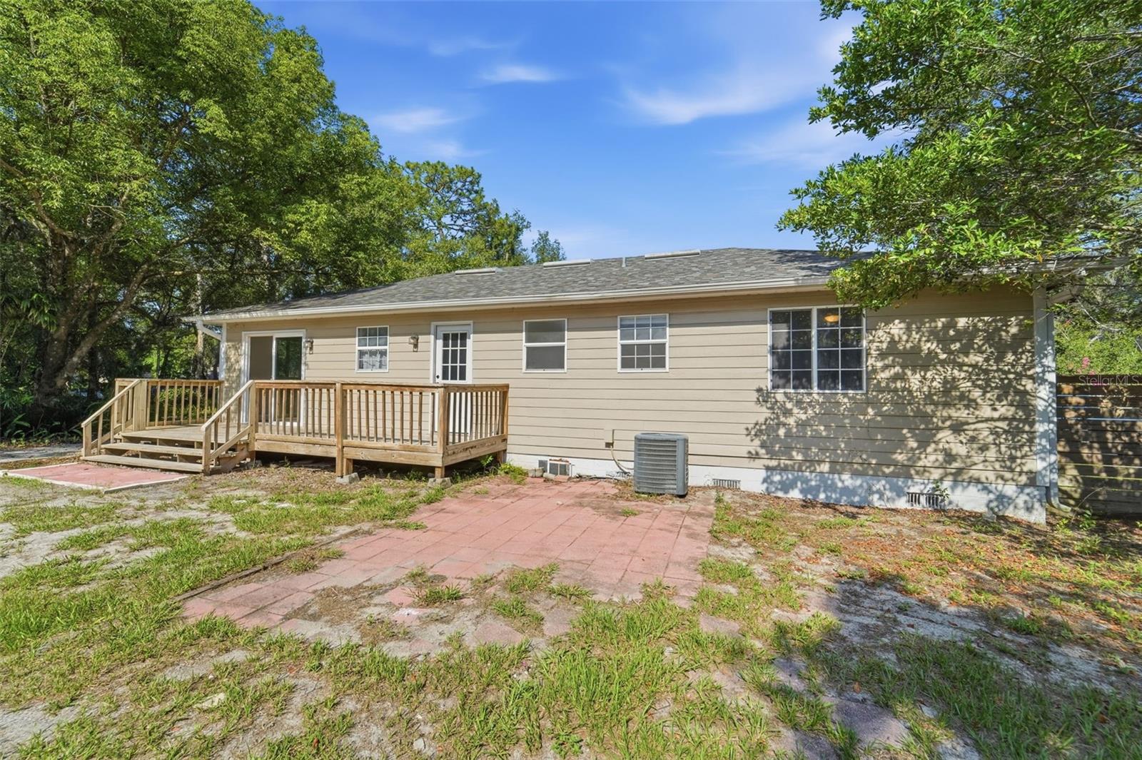 WEST OAKS - Residential