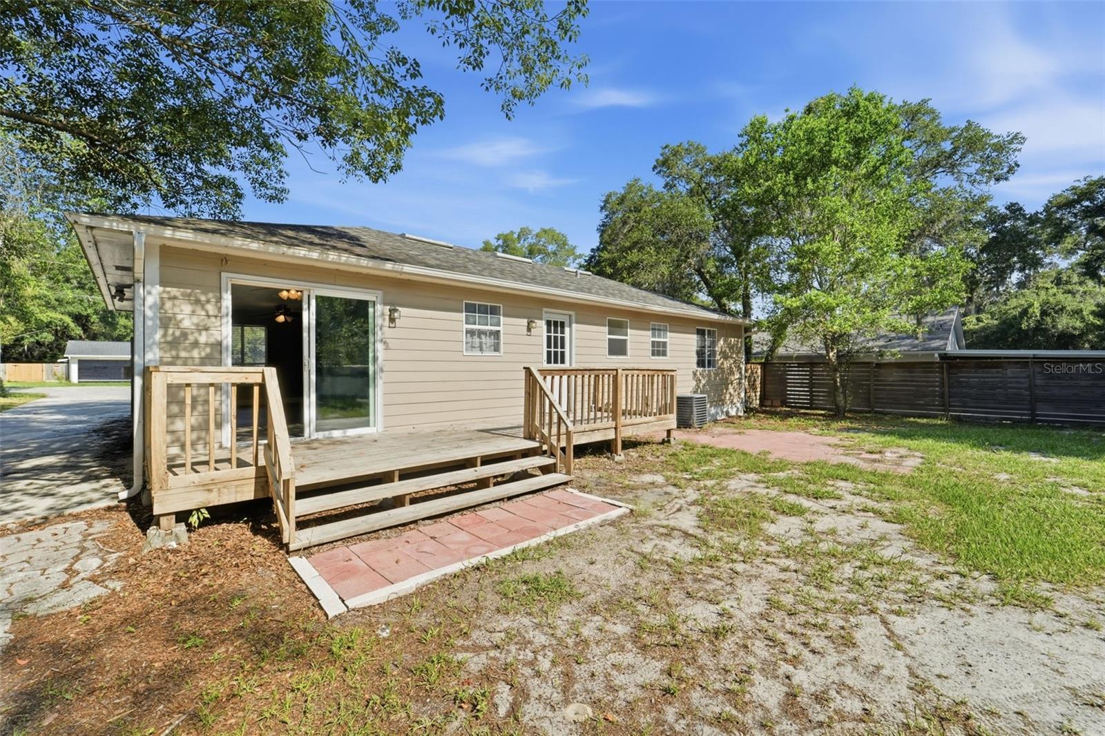 WEST OAKS - Residential