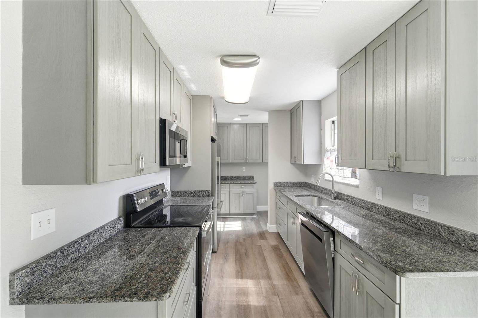 WEST OAKS - Residential