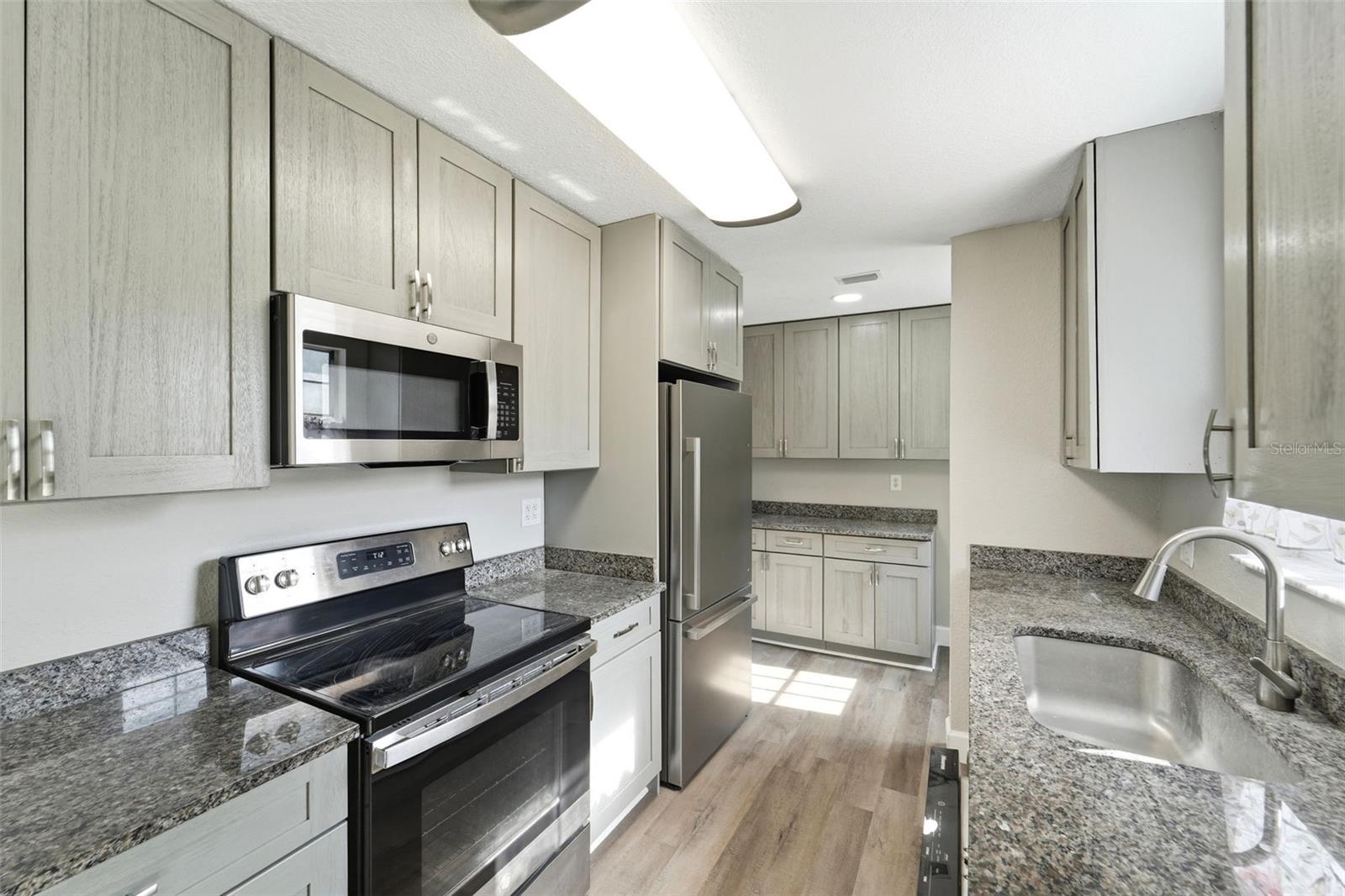 WEST OAKS - Residential