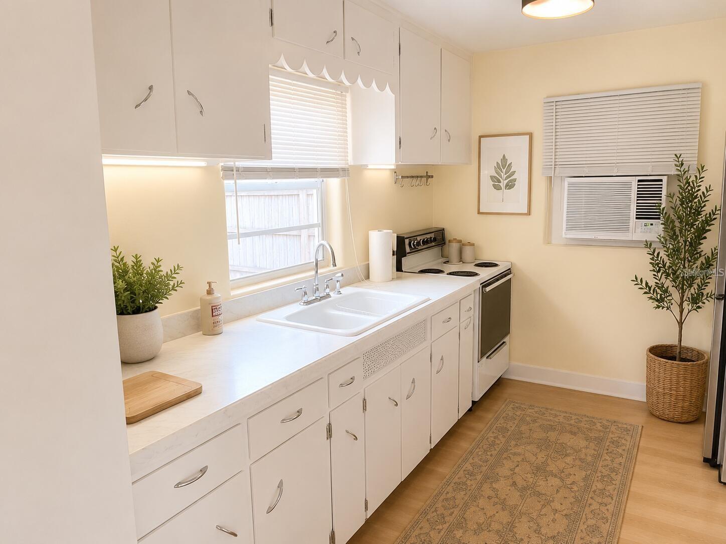 FLORIDA SHORES - Residential