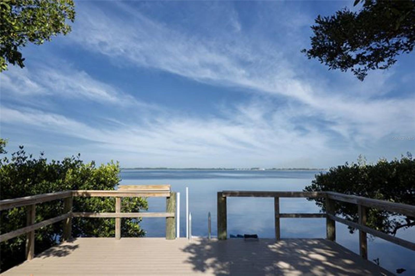 PALMA SOLA BAY CLUB - Residential