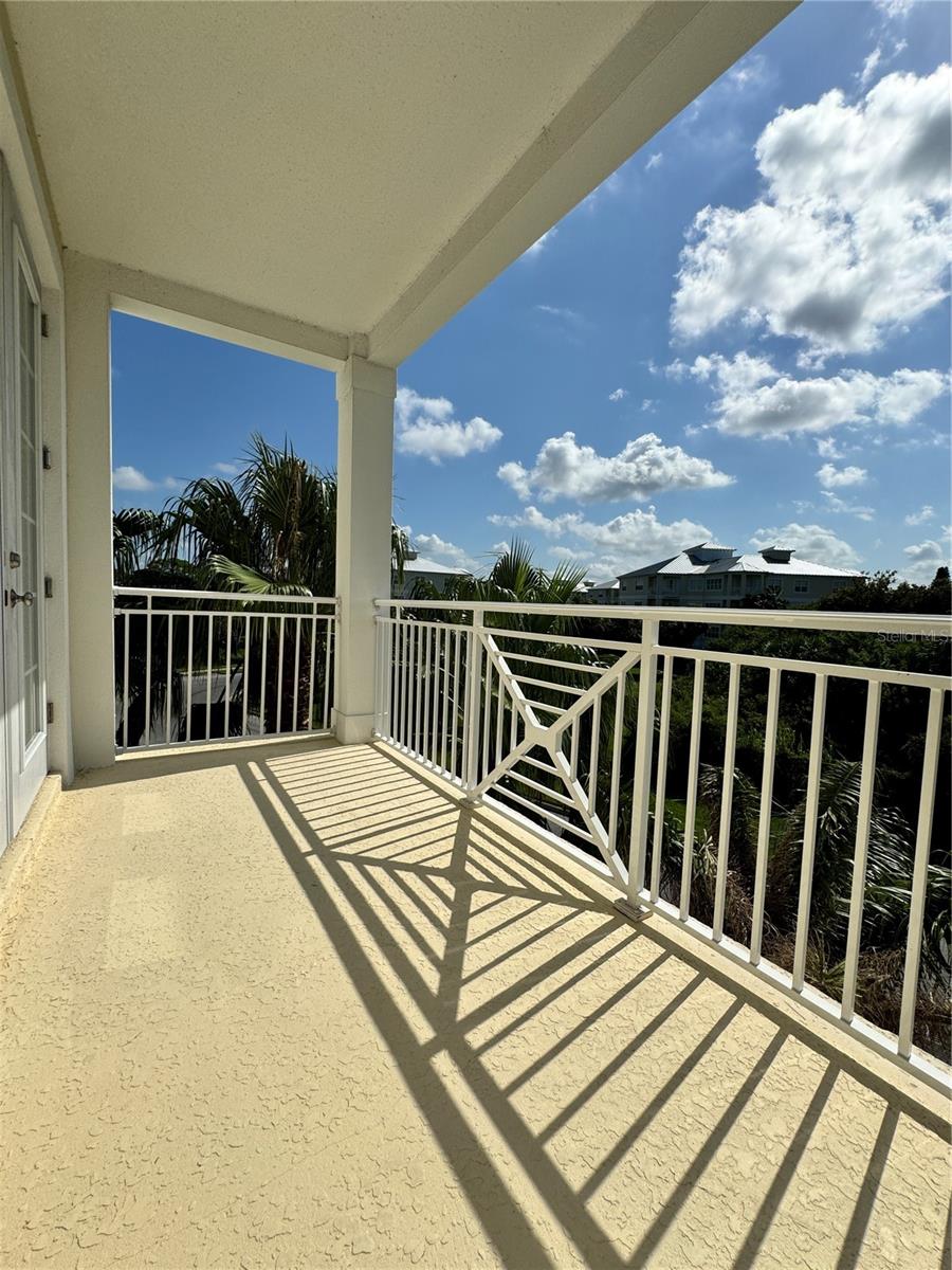 PALMA SOLA BAY CLUB - Residential