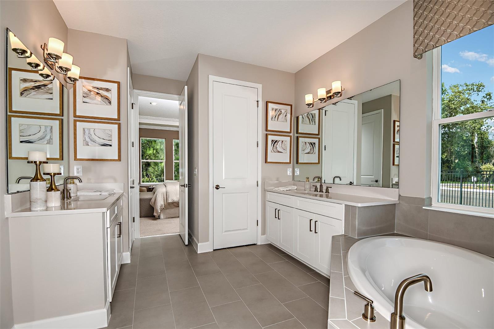 LOCHSIDE - Residential