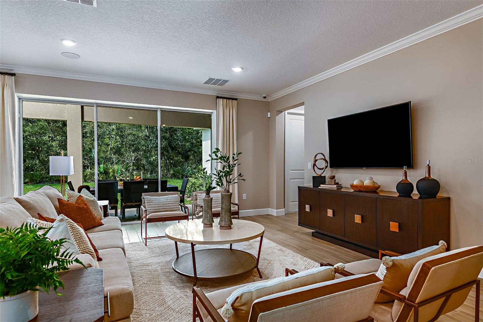 LOCHSIDE - Residential