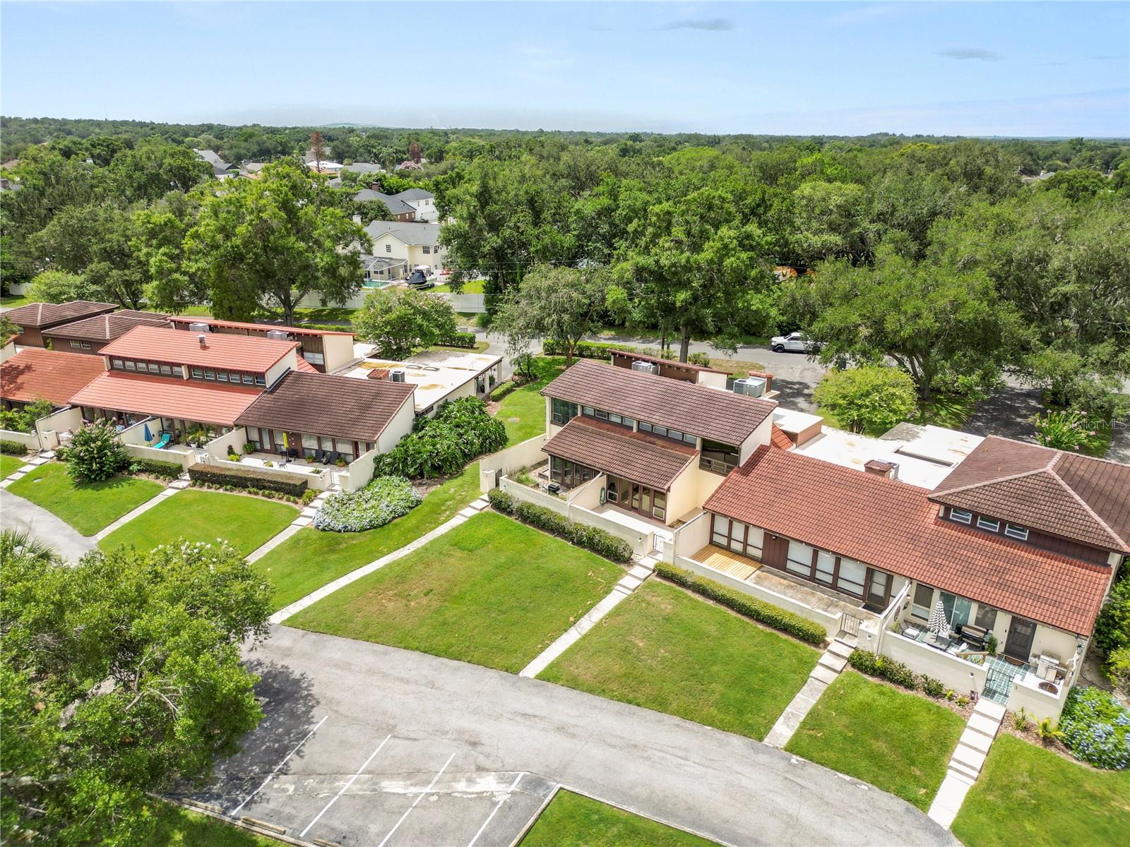 CASA LOMA CONDO - Residential