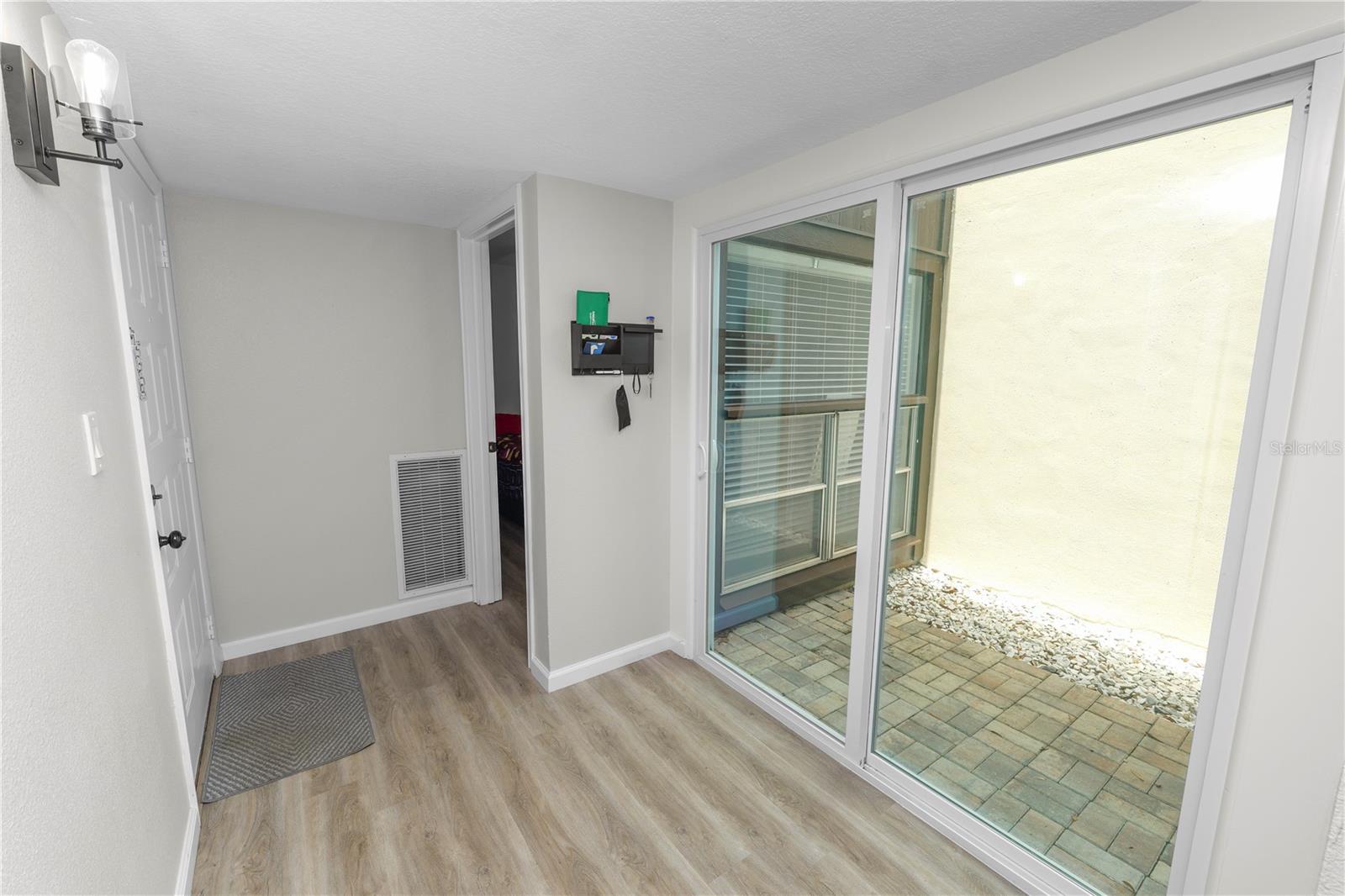 CASA LOMA CONDO - Residential