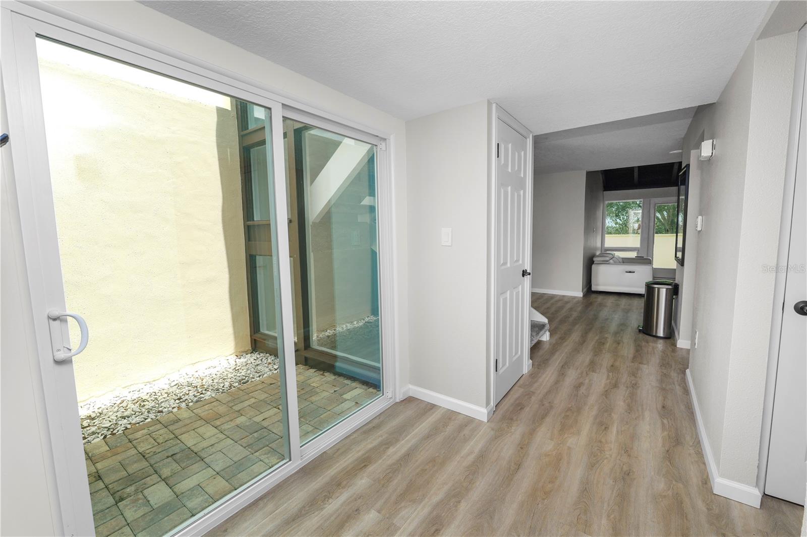 CASA LOMA CONDO - Residential