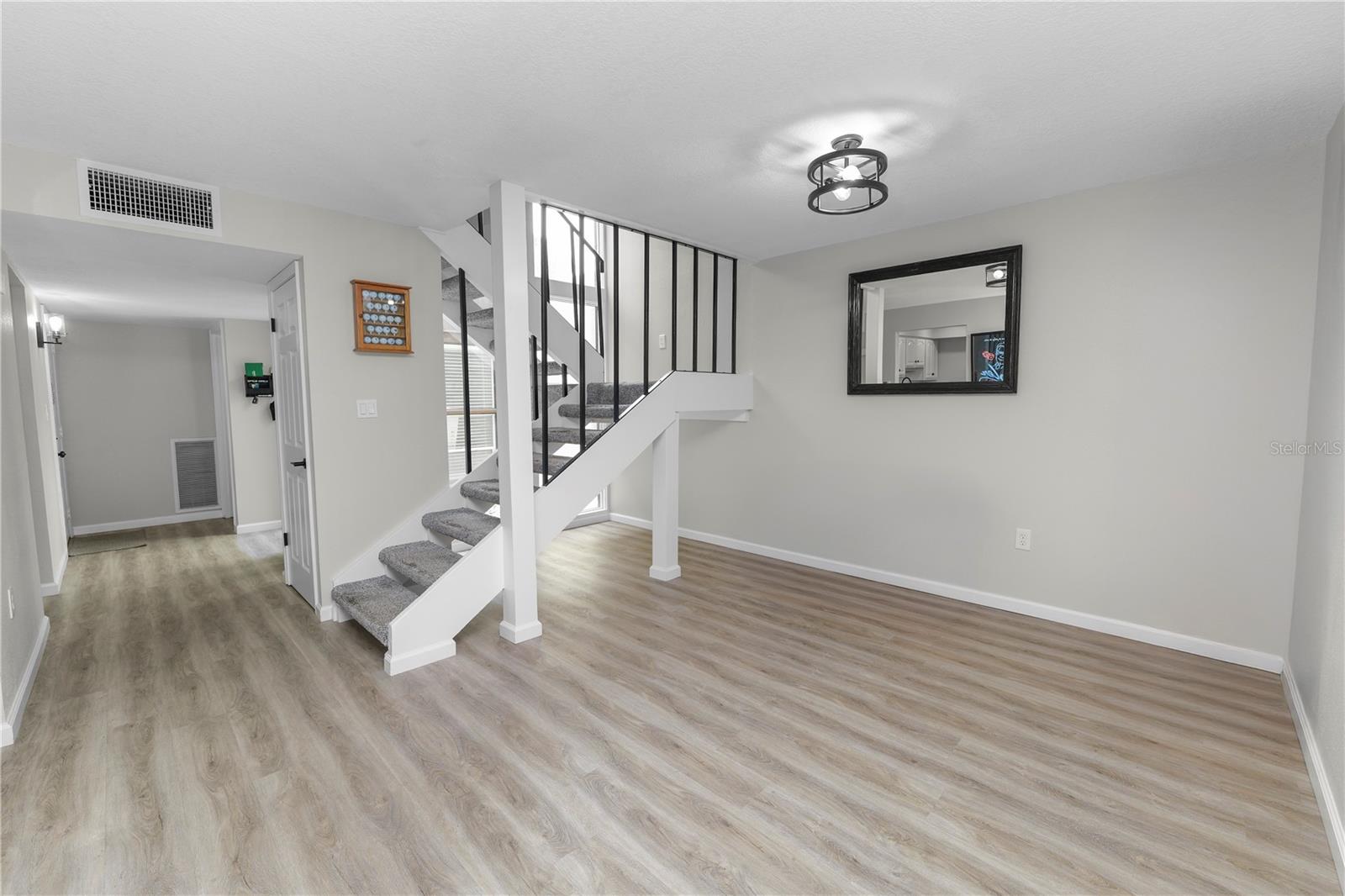 CASA LOMA CONDO - Residential