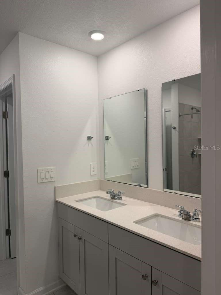 LAWSON DUNES - Residential Lease