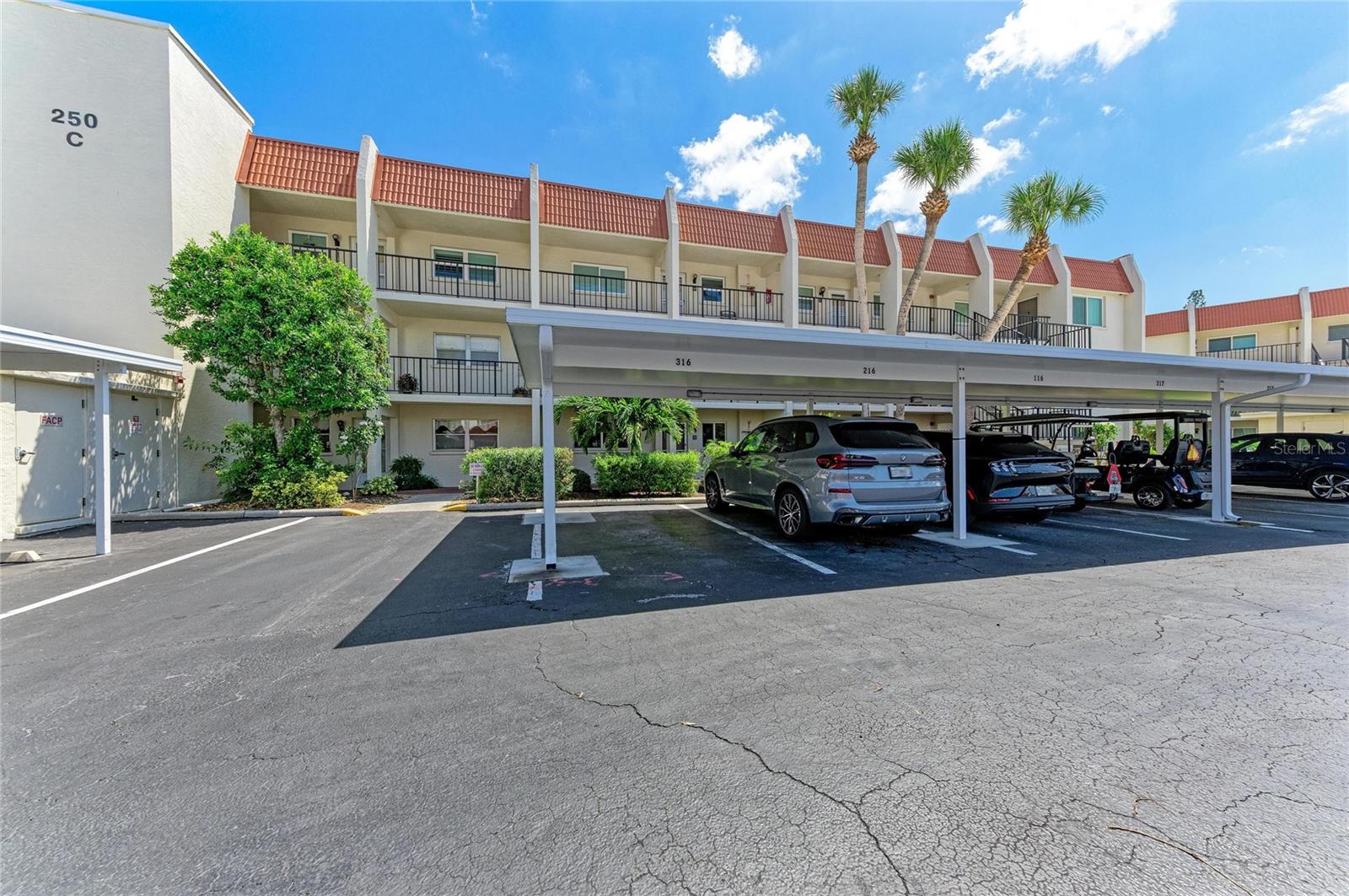 BELLA COSTA I - Residential