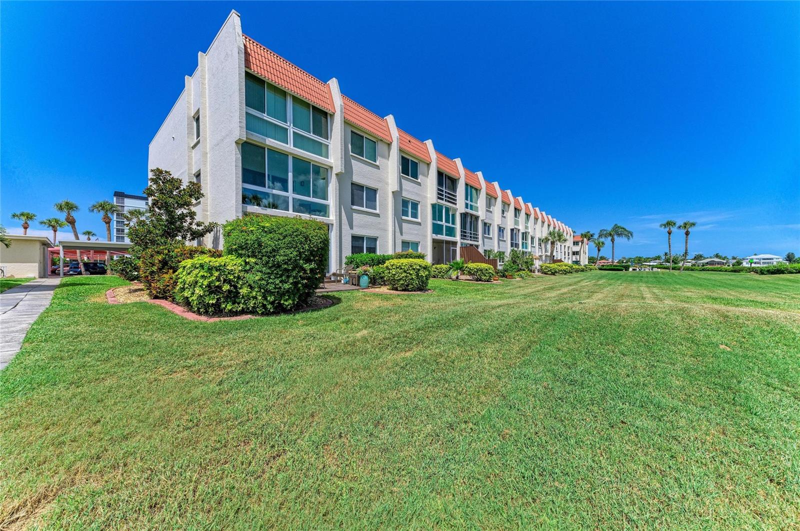 BELLA COSTA I - Residential