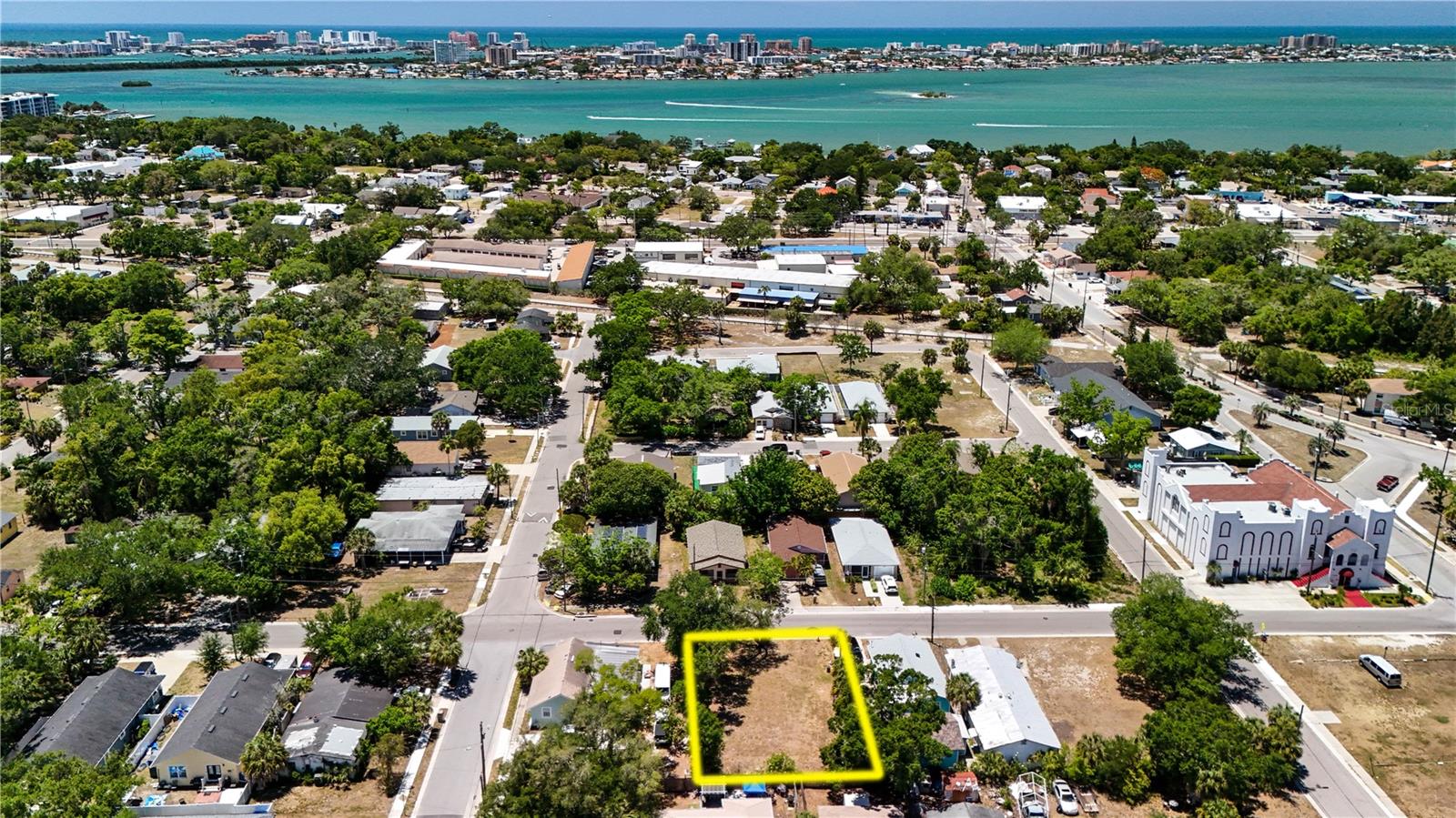 LINCOLN PLACE - Land