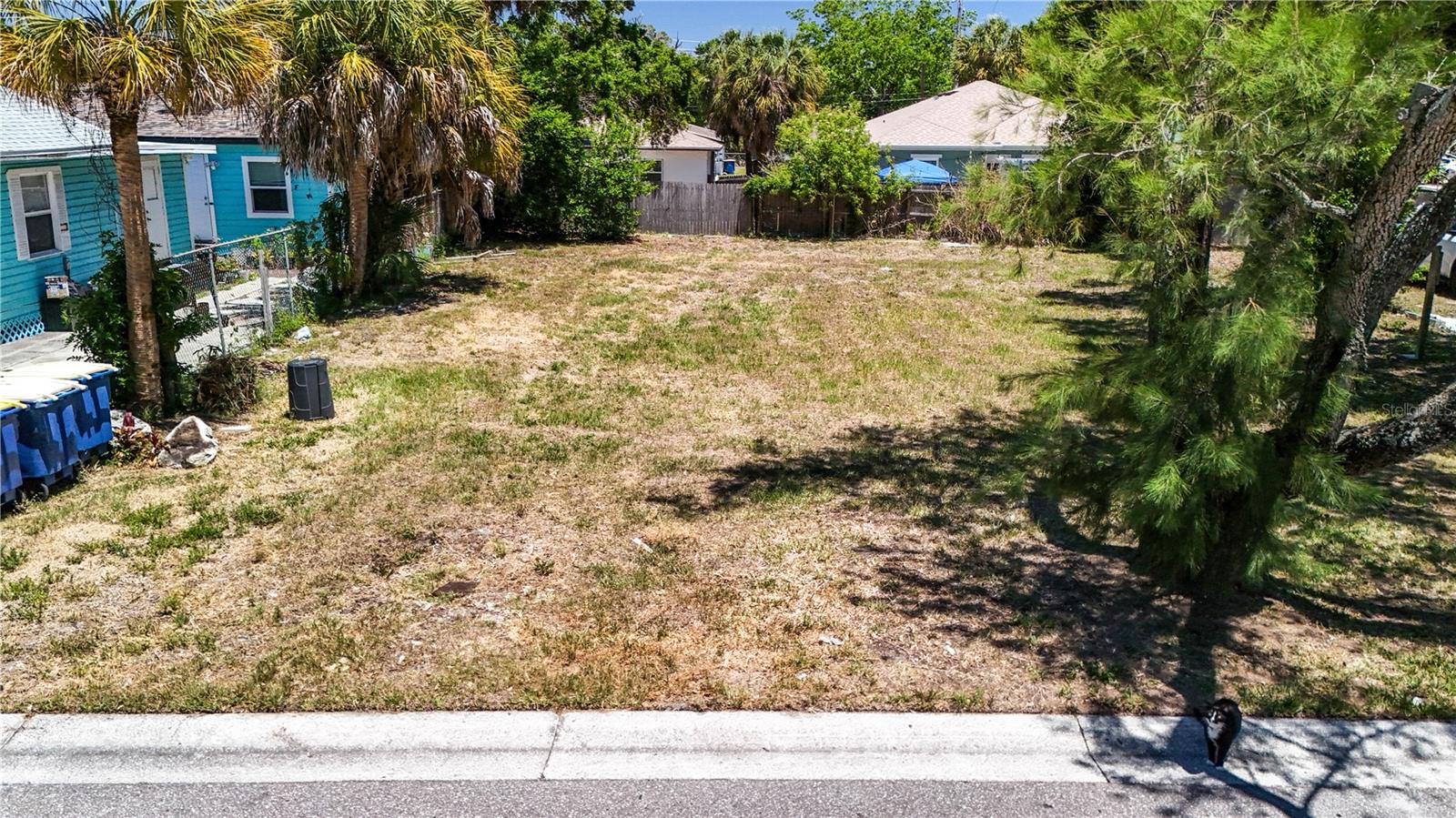 LINCOLN PLACE - Land