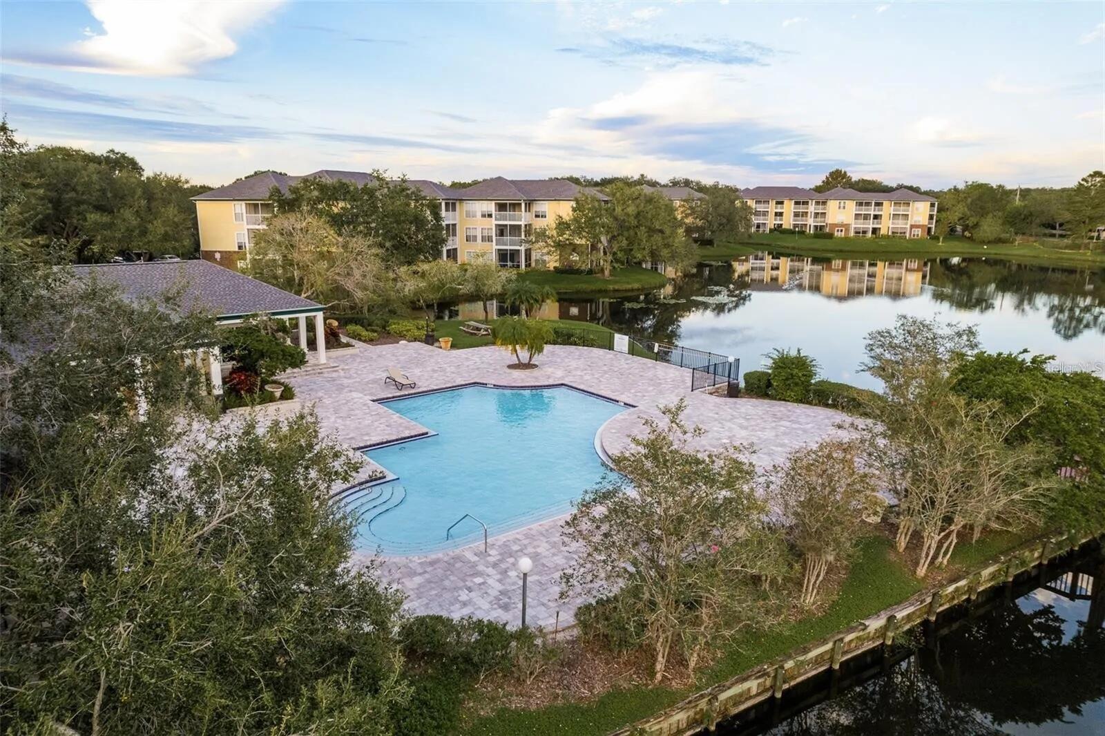 THE LANDINGS OF TAMPA A CONDOM - Residential