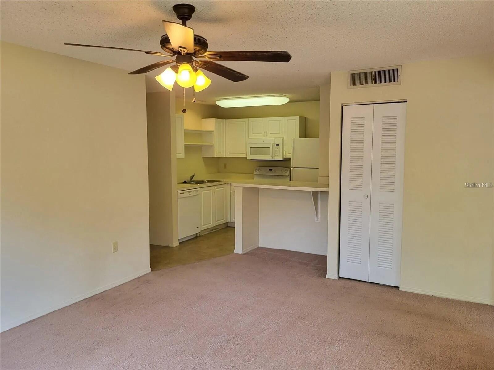 THE LANDINGS OF TAMPA A CONDOM - Residential