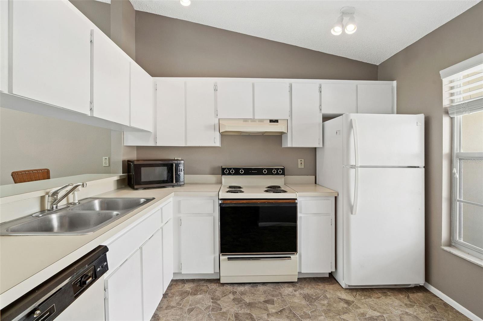 SUN KETCH CONDO - Residential